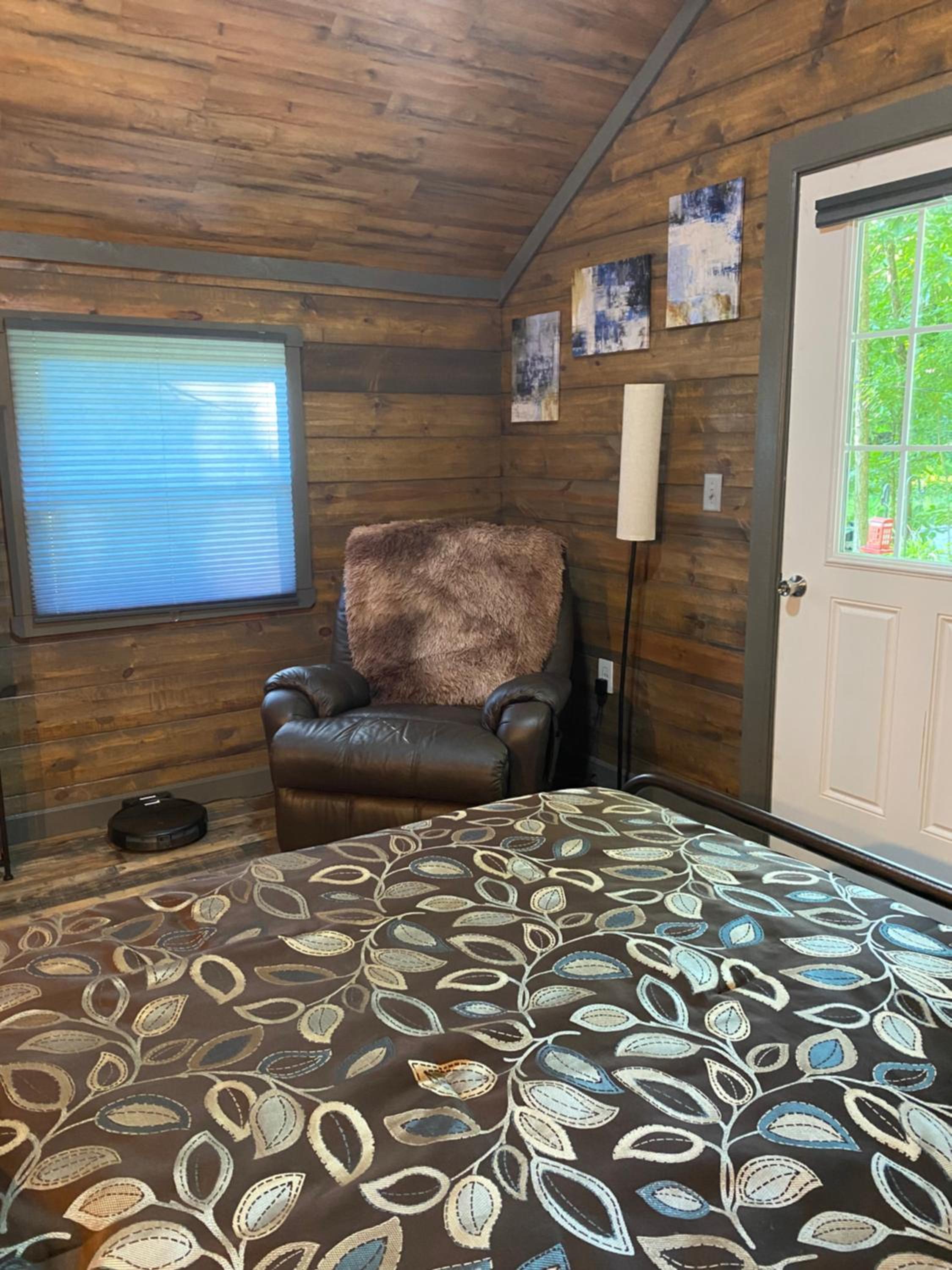 Carlton Cabin at Lake of Egypt 500 Sq Ft - Property Image 39