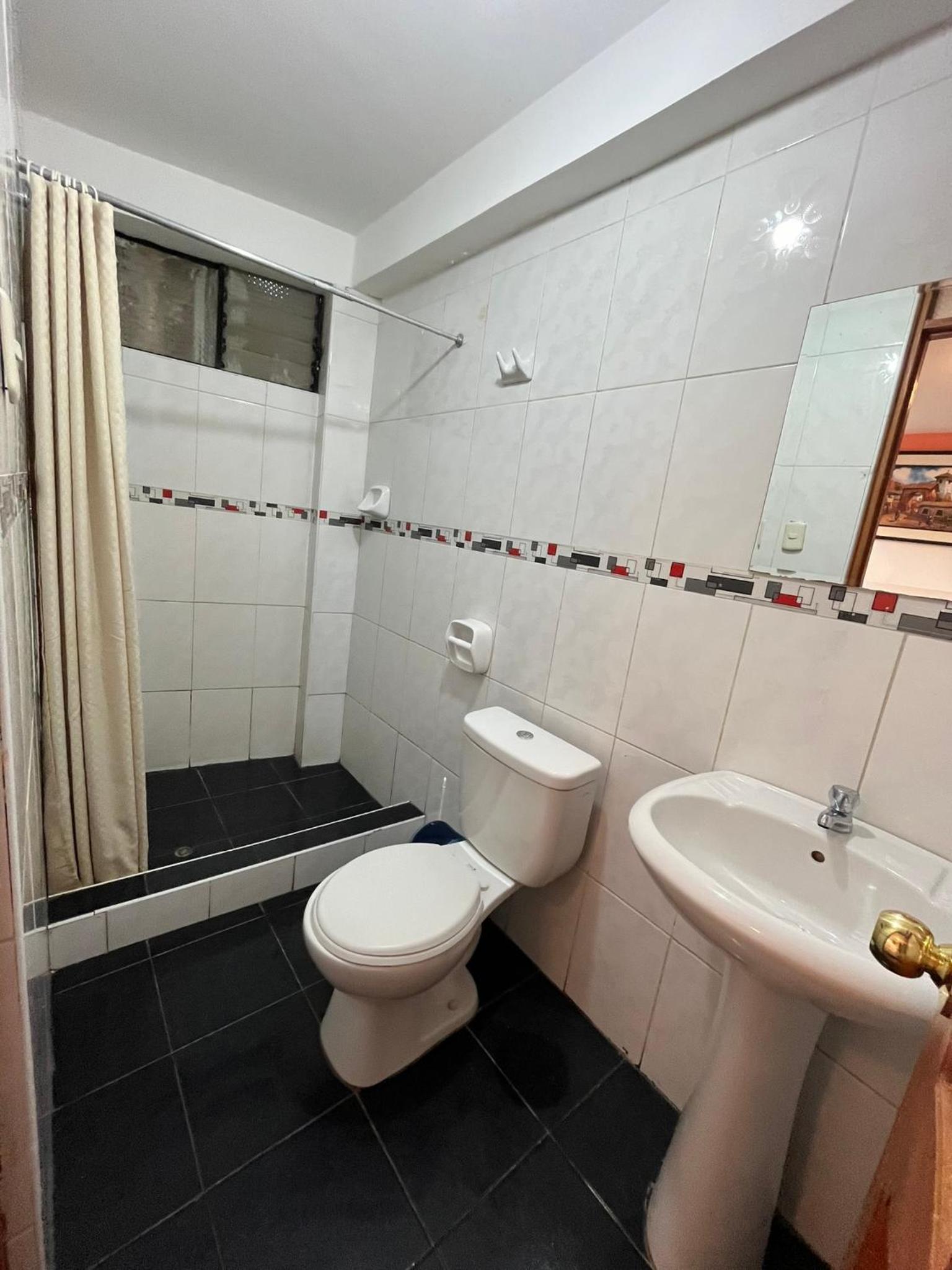 Hostal Apu Qhawarina