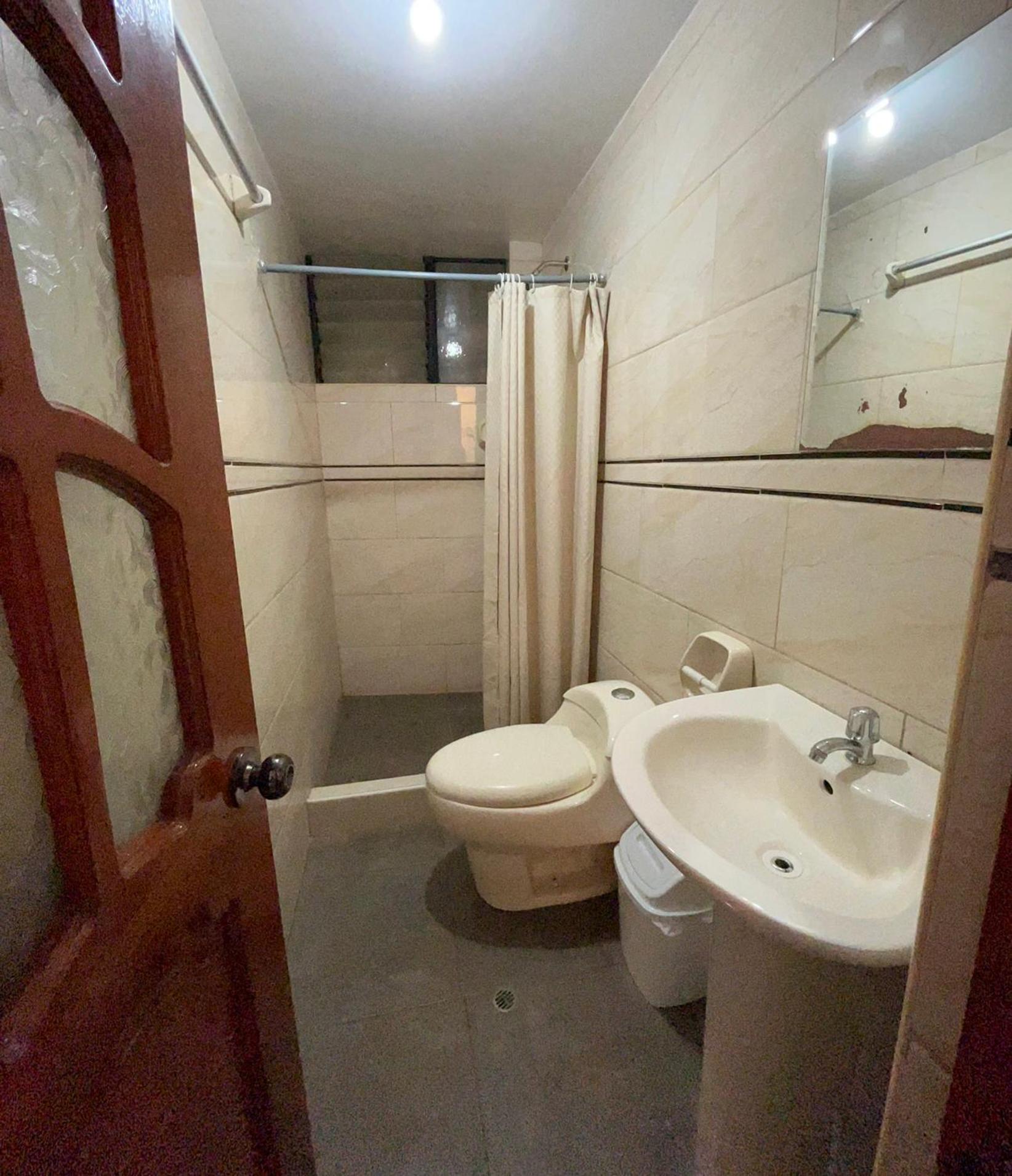 Hostal Apu Qhawarina