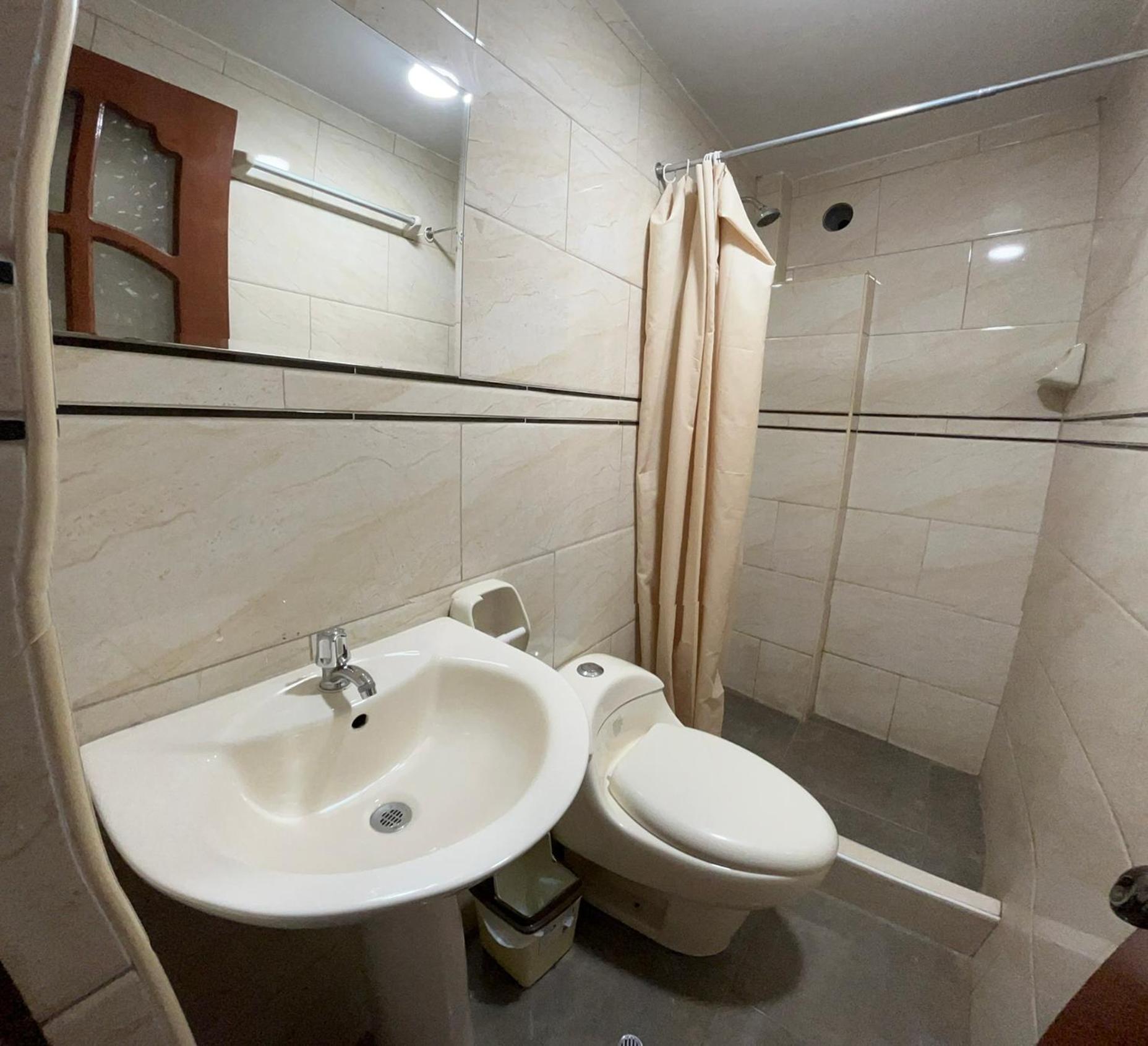 Hostal Apu Qhawarina