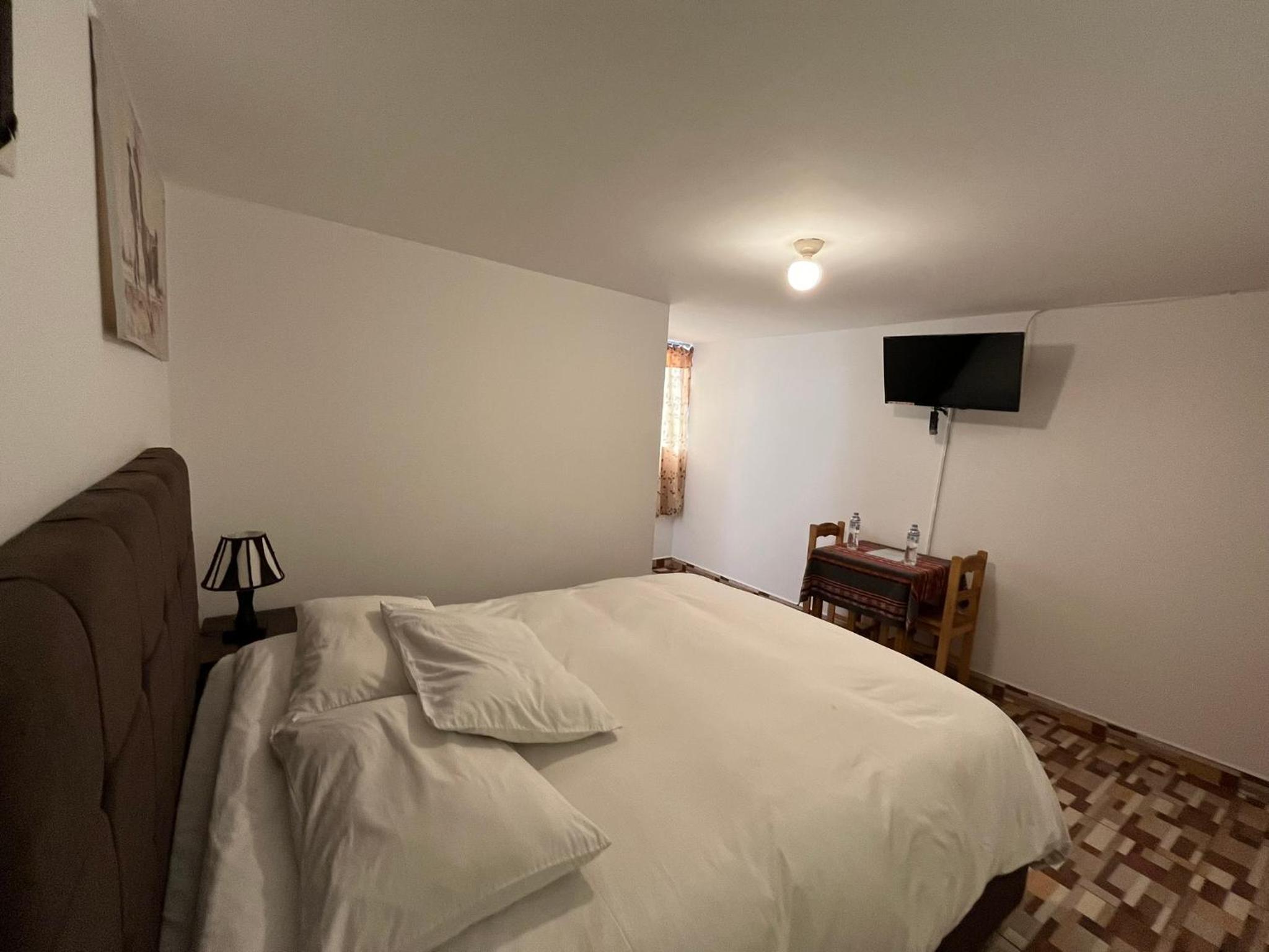 Hostal Apu Qhawarina