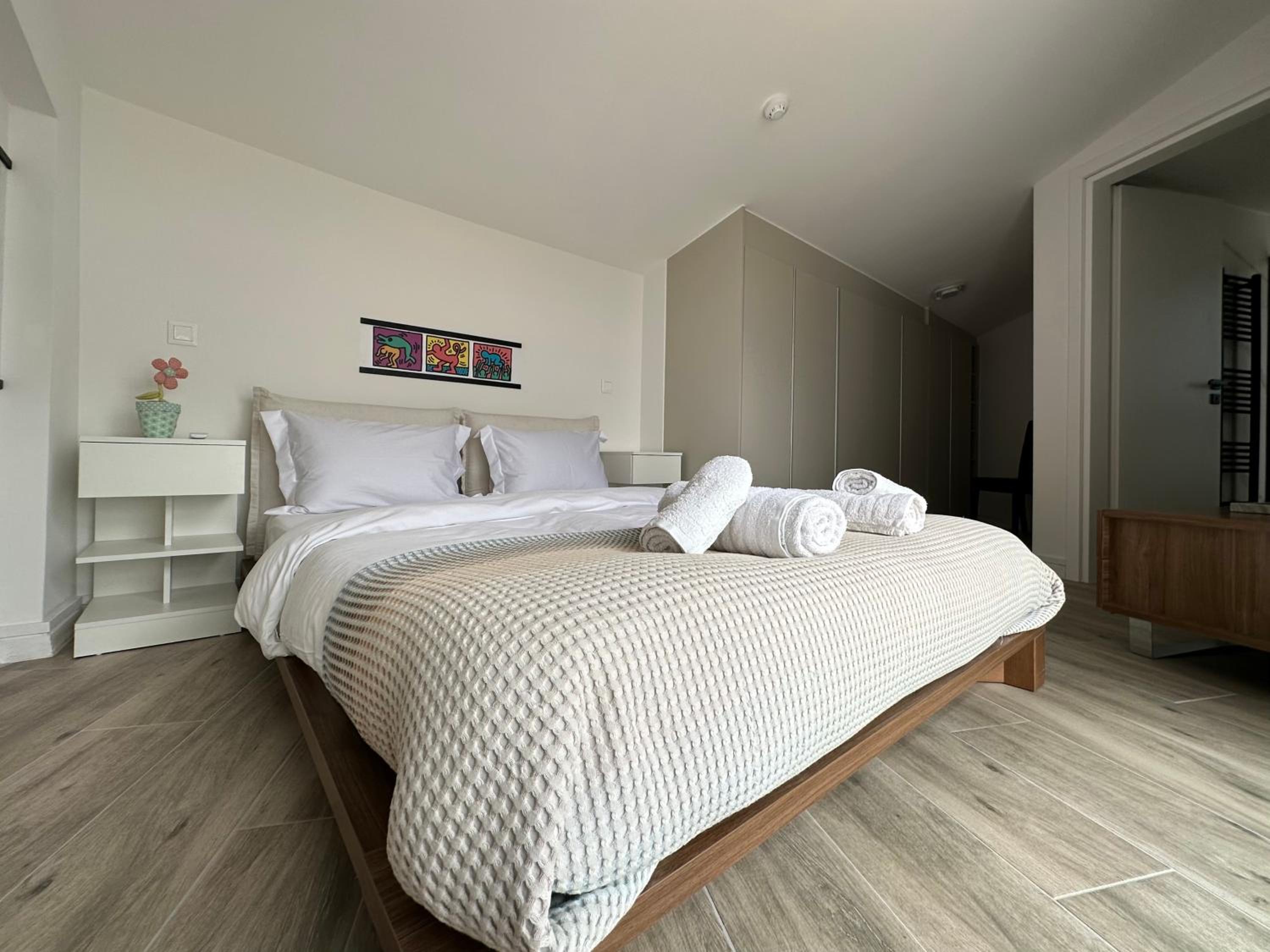 Sky Suite Apartments - Cloud9 in the City