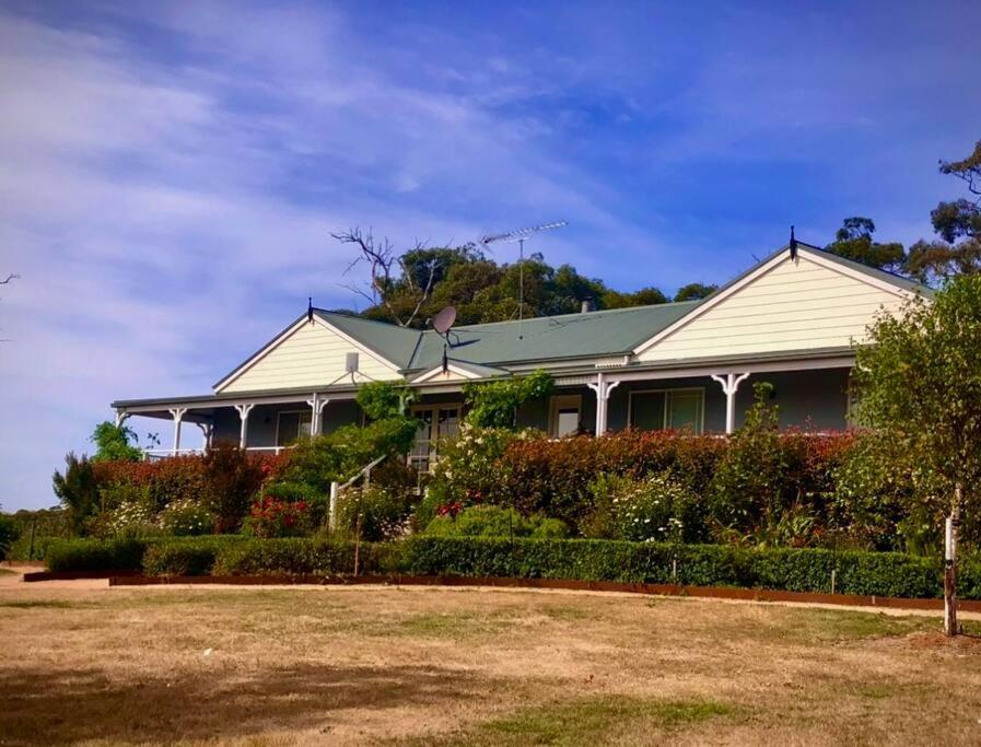 Luxury Accomodation, Farm Stay, Stunning views near Daylesford