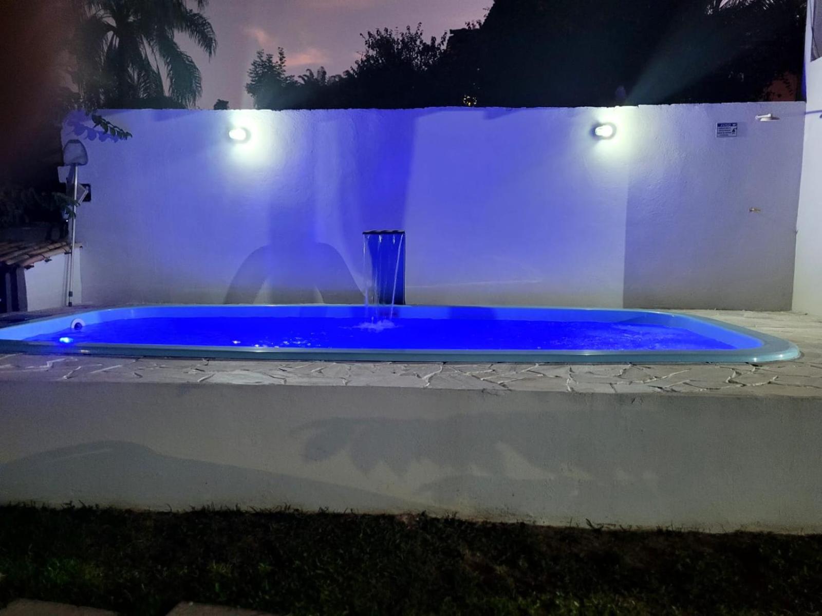 Casa com piscina e churrasqueira!
