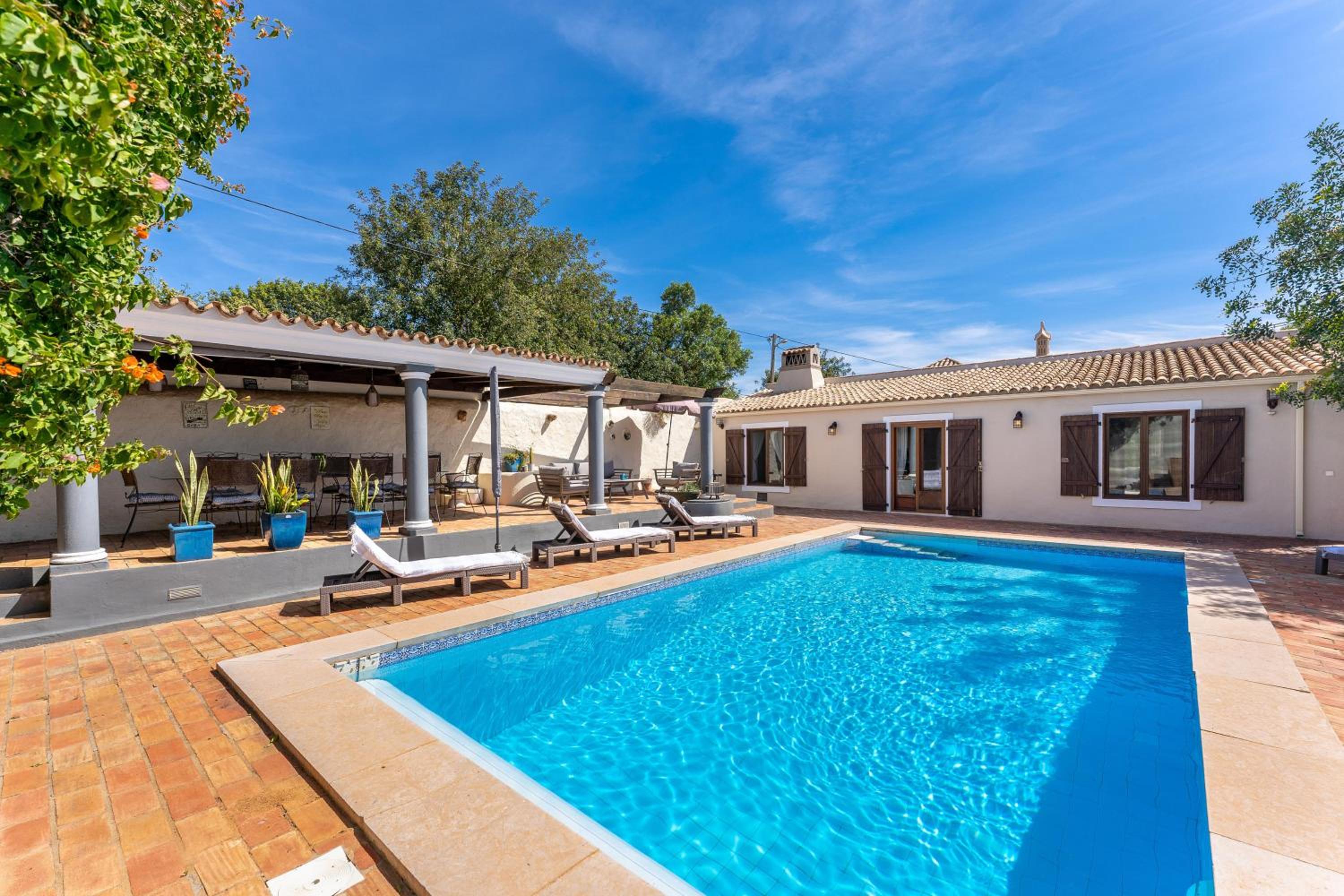 Villa Algarve 4 Ensuite Bedrooms, Private Swimming Pool, Beautiful Gardens with water features and natural Bio Pool view 5