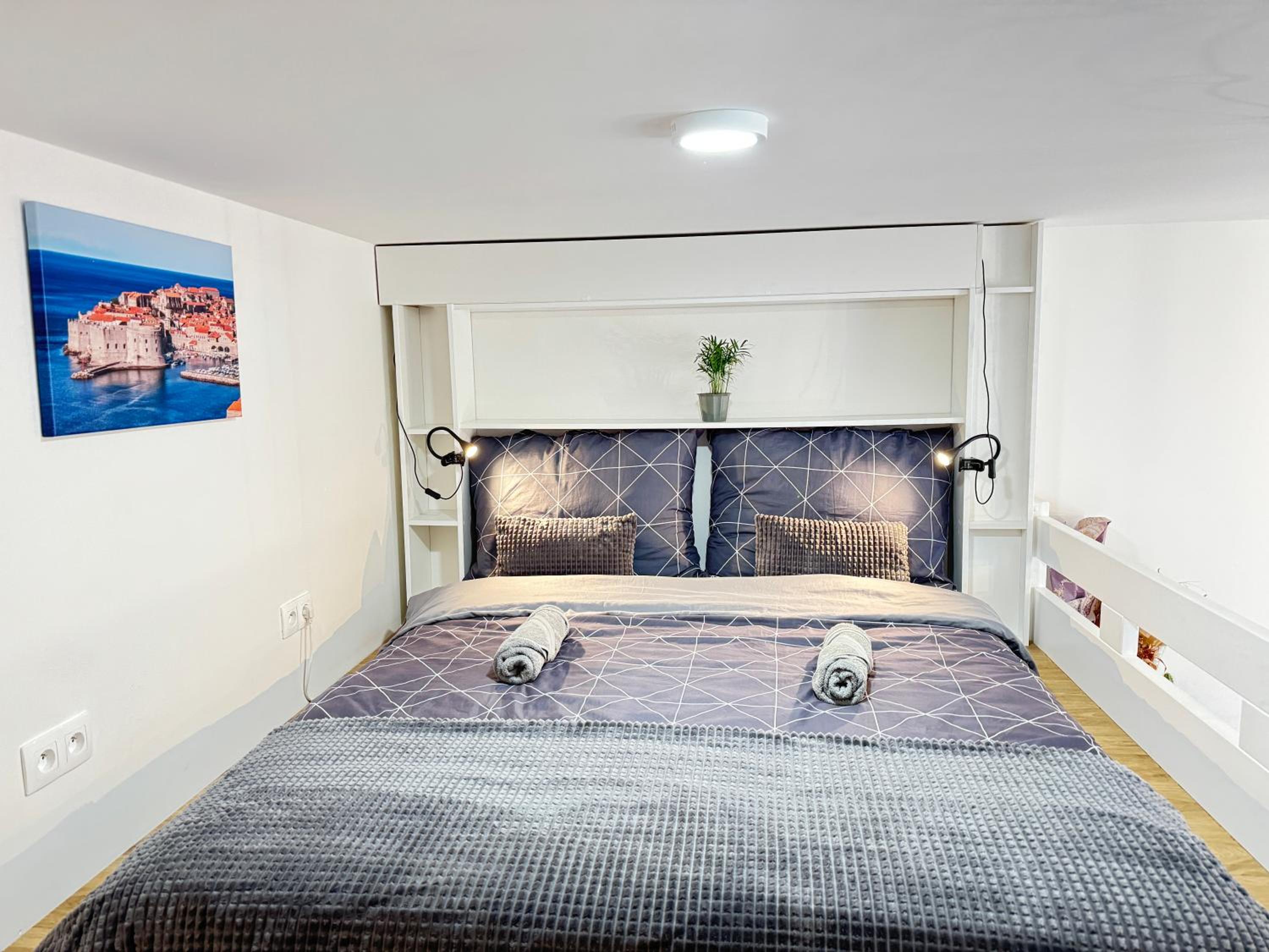 Free Parking - Cozy apartment near Vyšehrad Railway Bridge