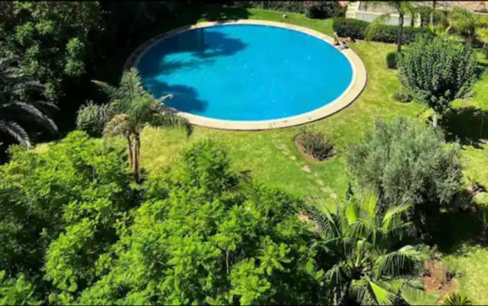 Logement de luxe avec piscine, hivernage view 3