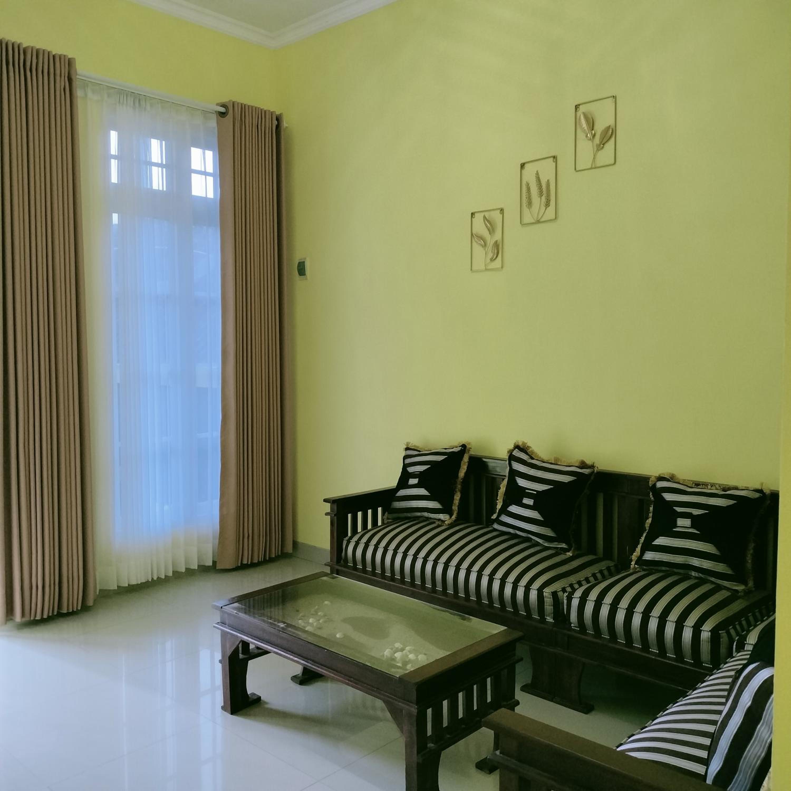 villa 6 kamar tidur view 5