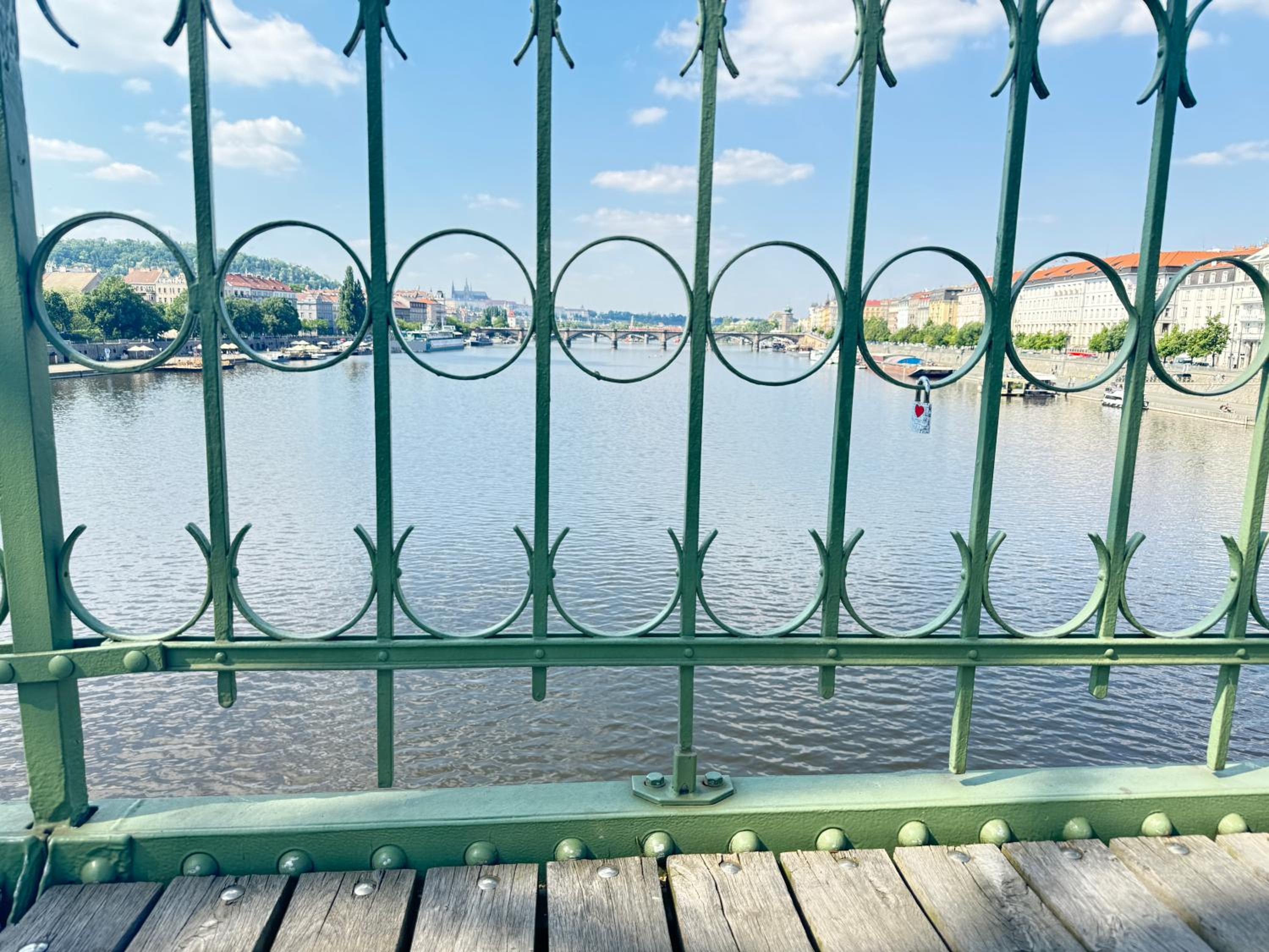 Free Parking - Cozy apartment near Vyšehrad Railway Bridge