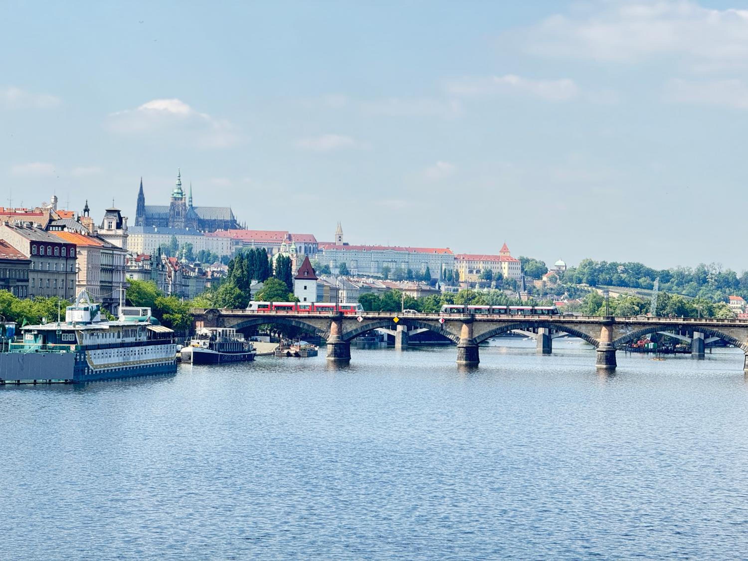 Free Parking - Cozy apartment near Vyšehrad Railway Bridge
