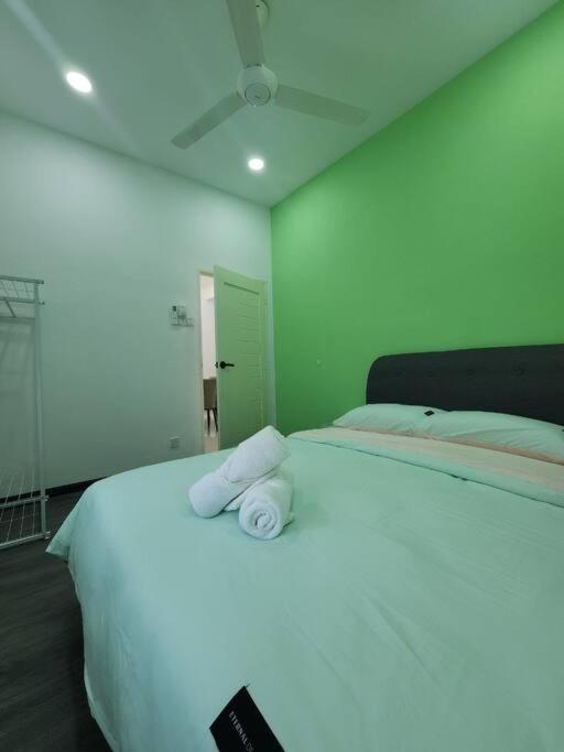 Seremban 2 Garden Avenue Premium