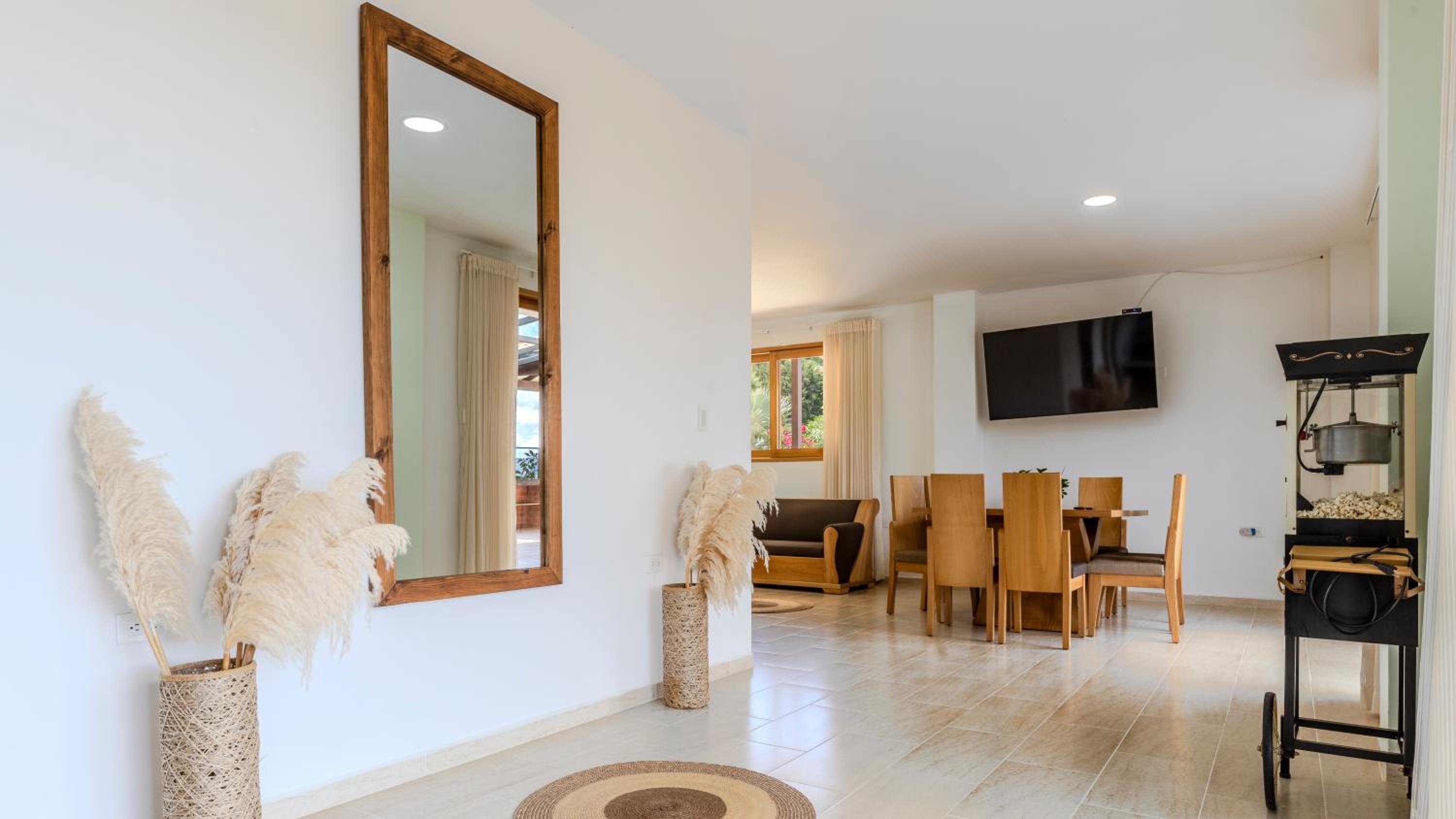 Las Palmas Luxury Villa El Peñol - Guatapé
