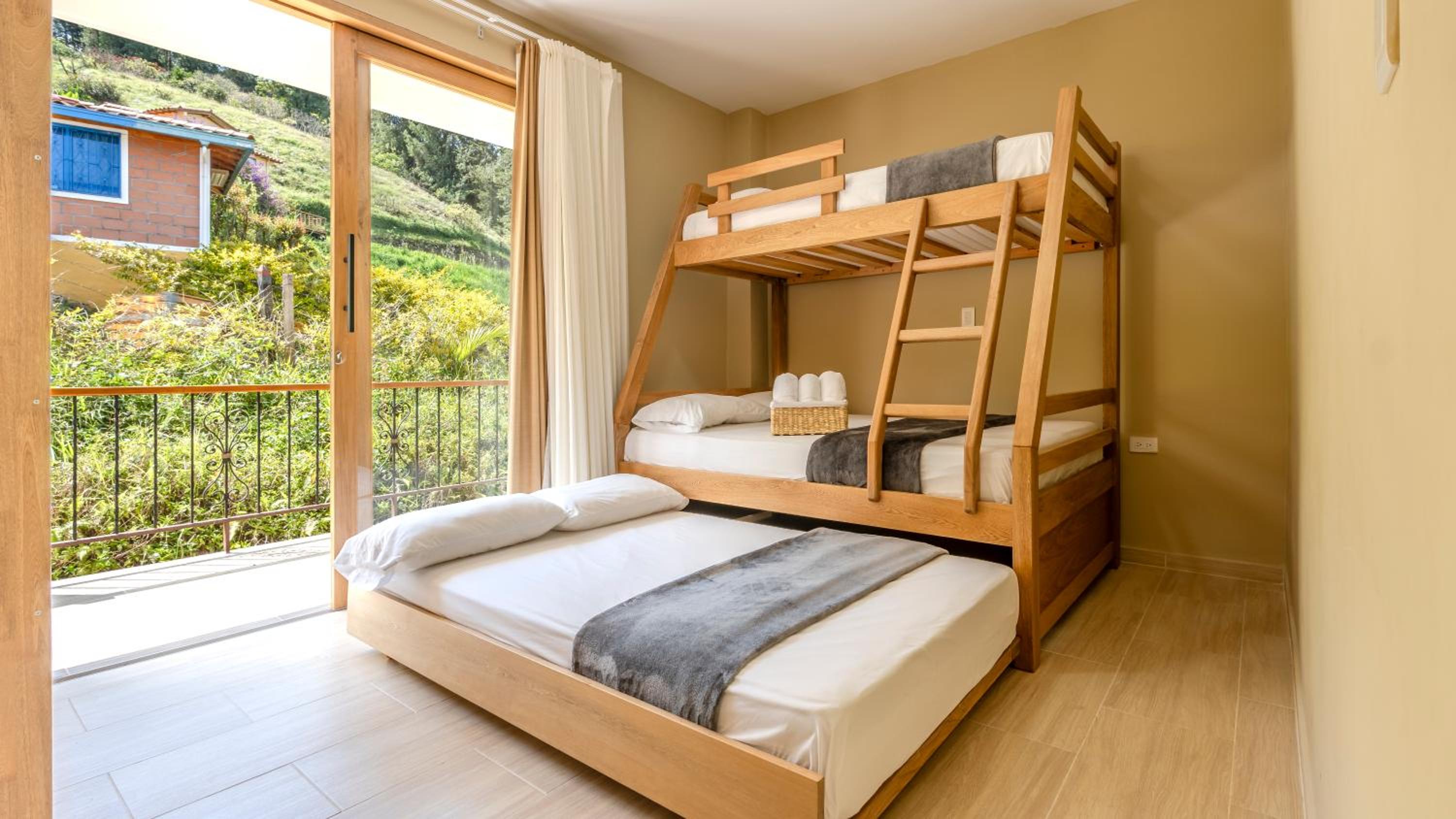 Las Palmas Luxury Villa El Peñol - Guatapé