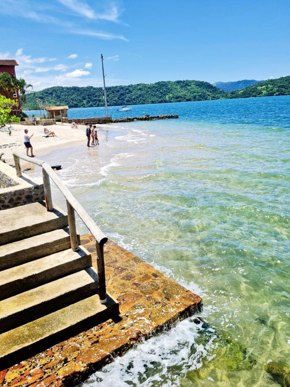 lindo apartamento frente ao mar pe na areia