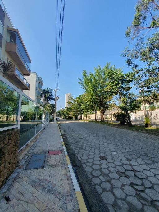 Apartamento na Enseada - A 5 minutos a pé da praia com Wi-Fi e TV a Cabo