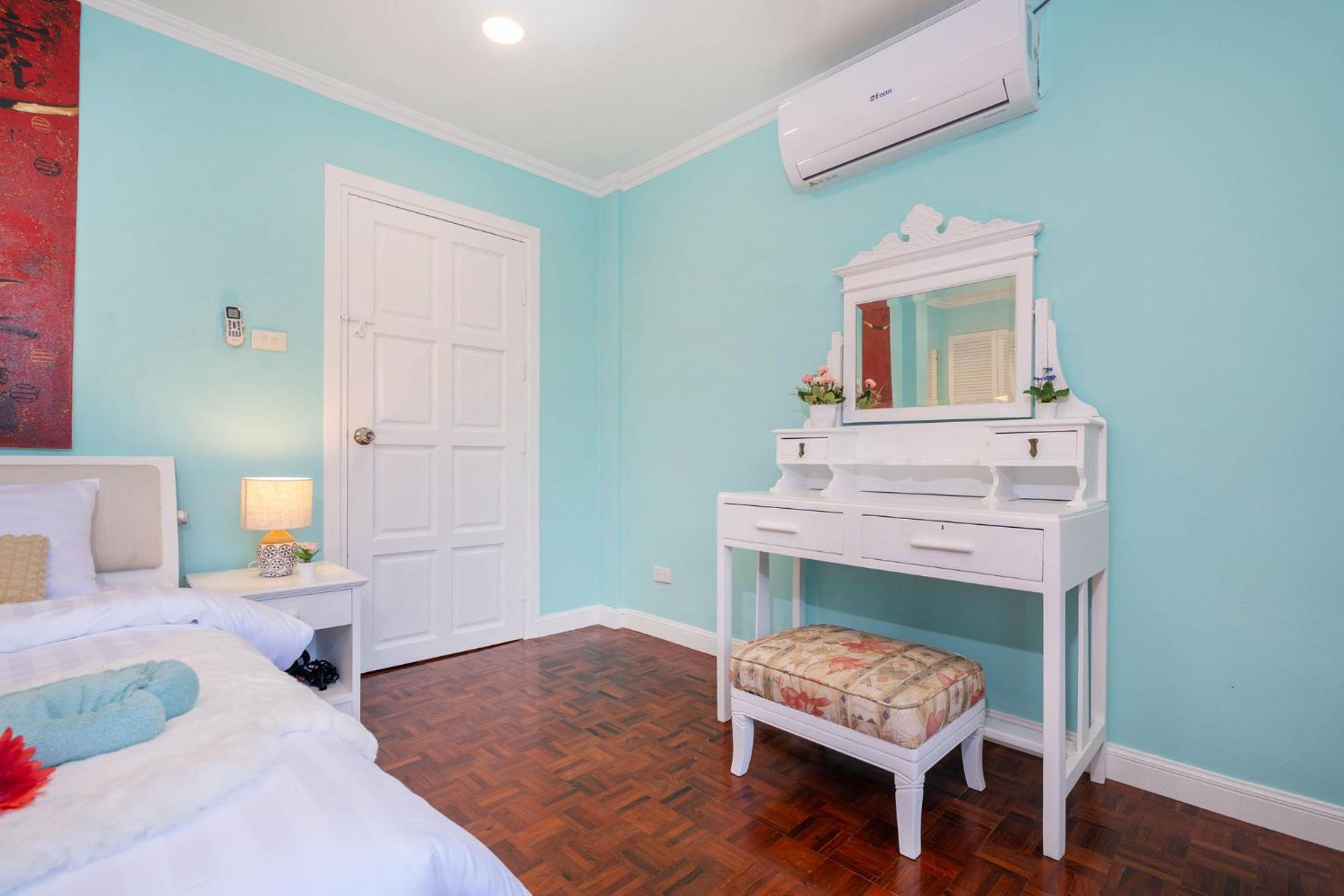 Bangla Patong Pool Villas with 4 Villas different designs choose fro, photo before Book