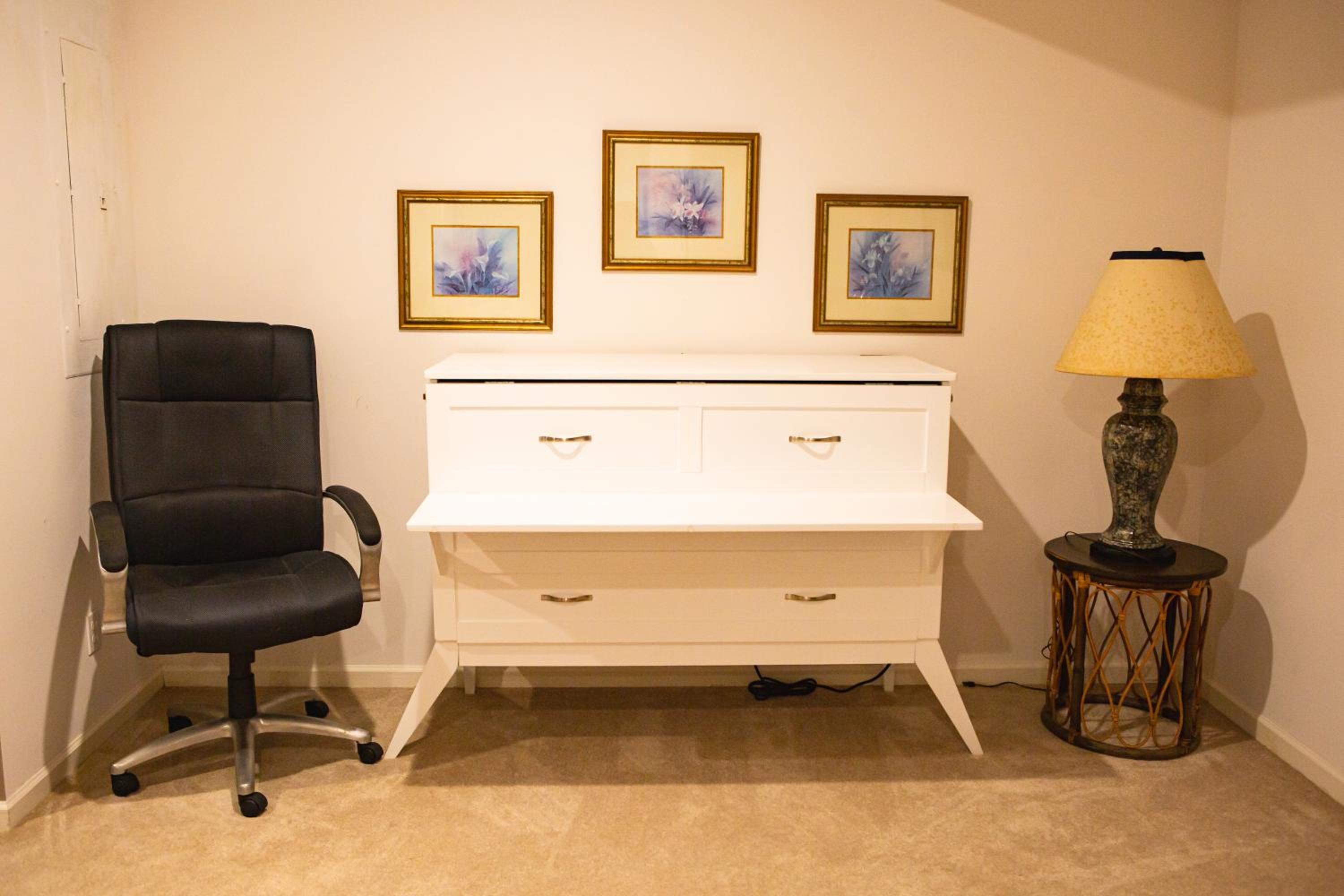 Beautiful Parkside Suite view 4