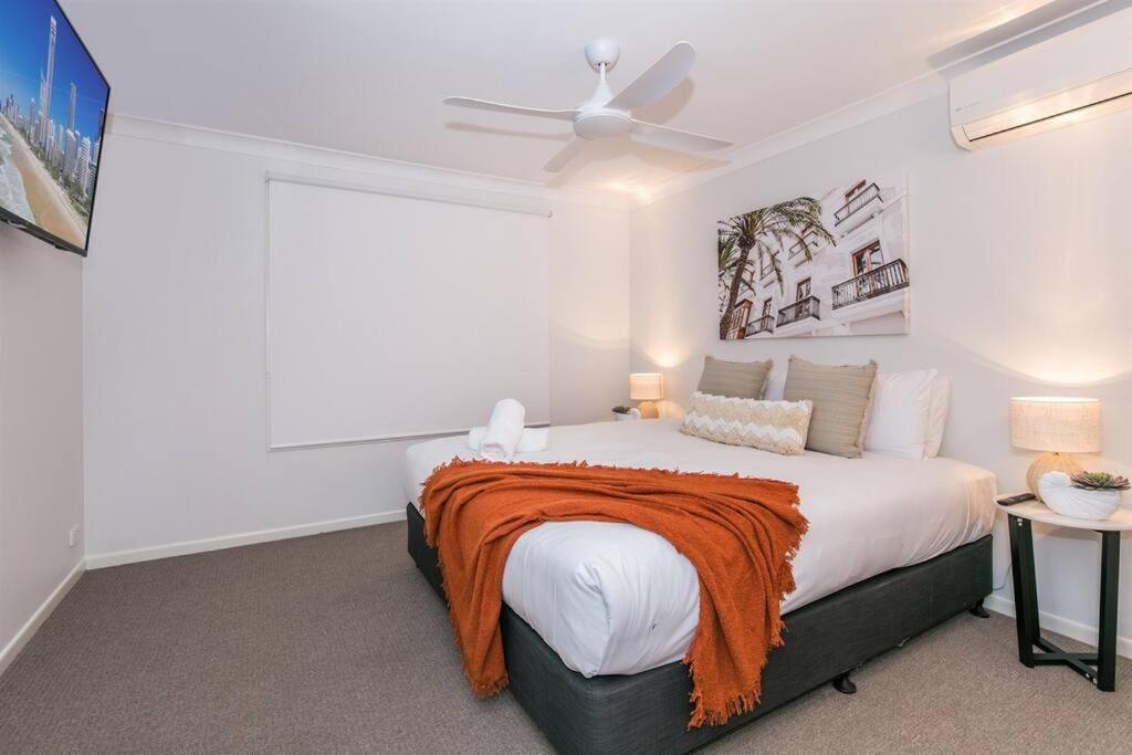 Bliss At Broadbeach - Large canal facing property