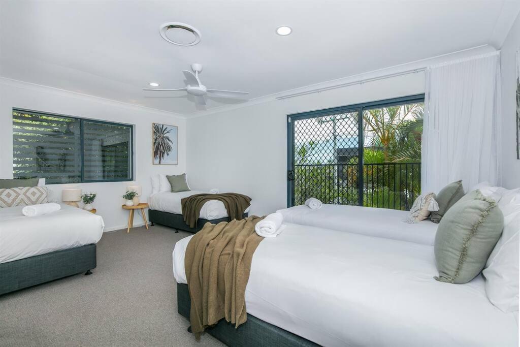 Bliss At Broadbeach - Large canal facing property