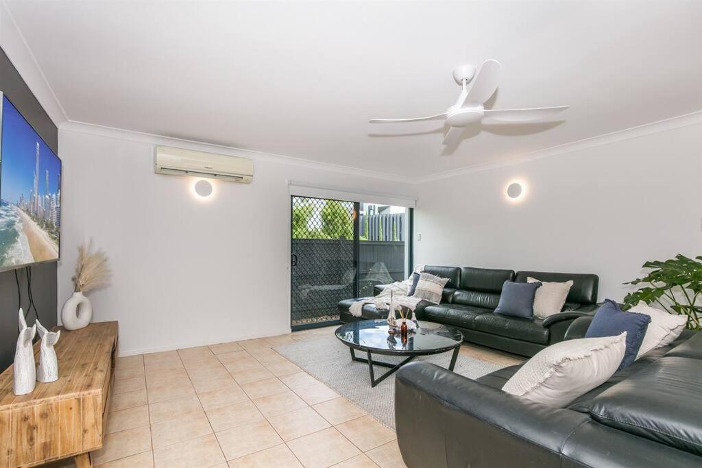 Bliss At Broadbeach - Large canal facing property