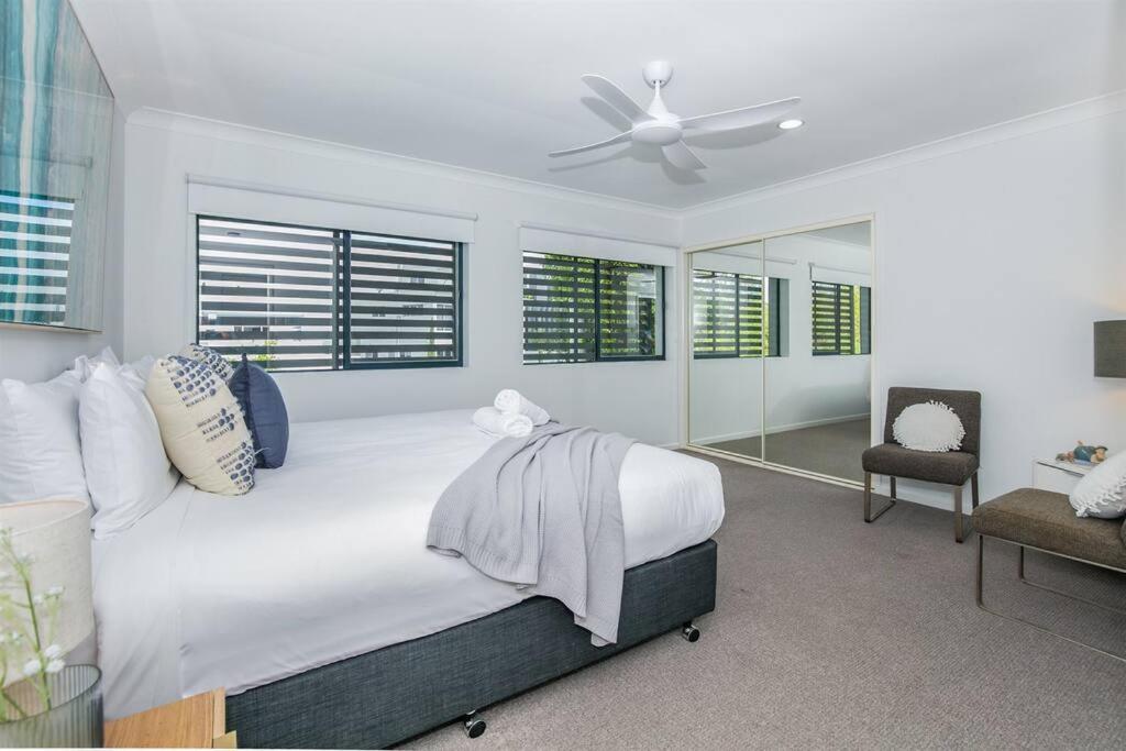 Bliss At Broadbeach - Large canal facing property