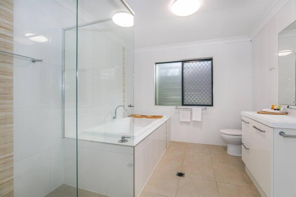 Bliss At Broadbeach - Large canal facing property