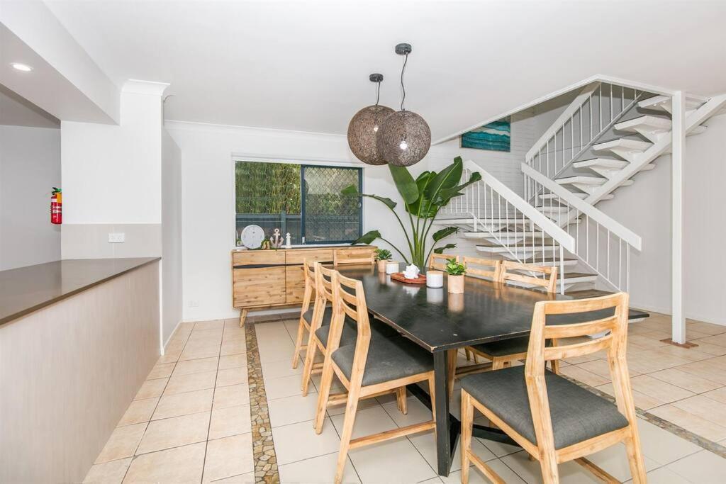 Bliss At Broadbeach - Large canal facing property