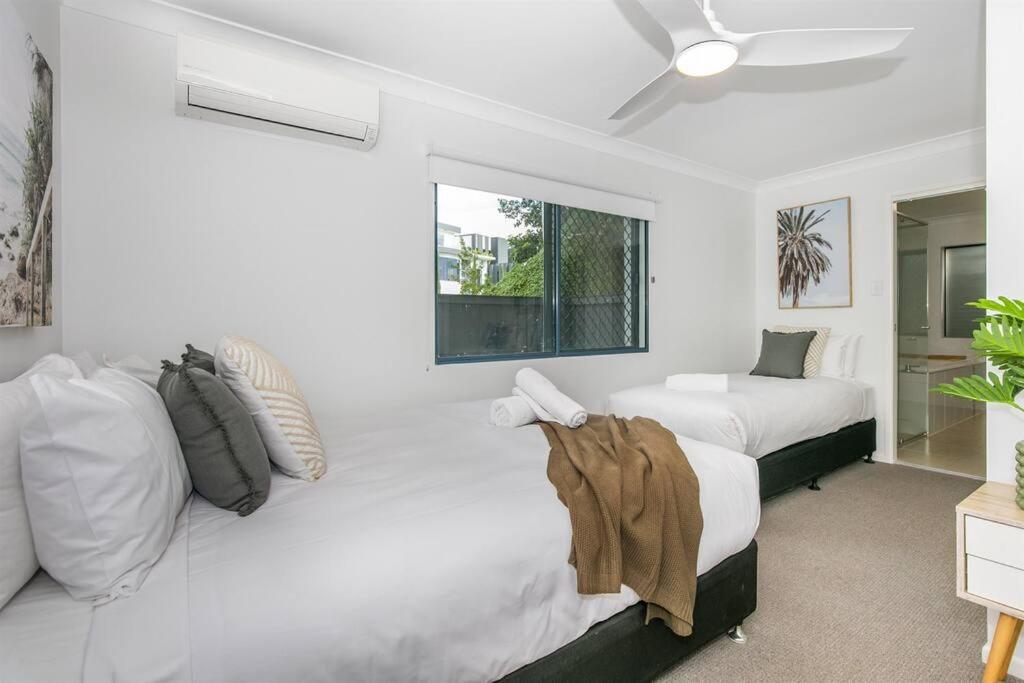Bliss At Broadbeach - Large canal facing property