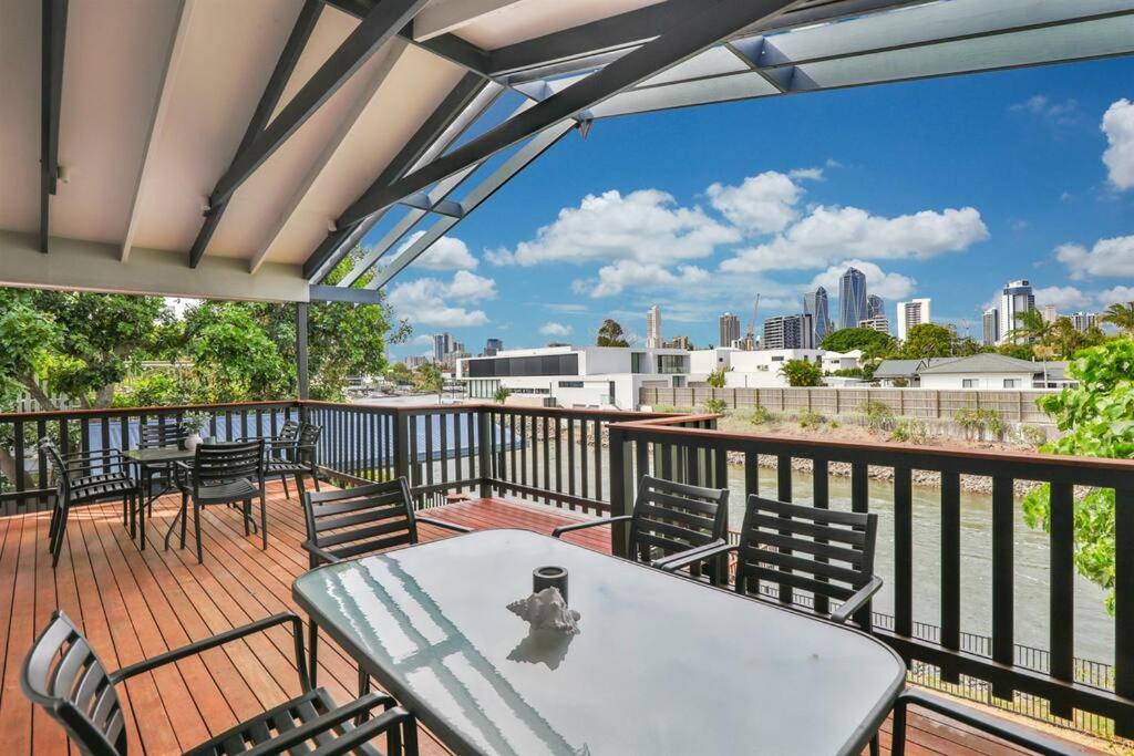 Bliss At Broadbeach - Large canal facing property