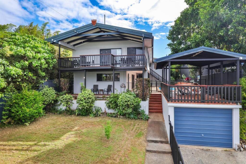 Bliss At Broadbeach - Large canal facing property
