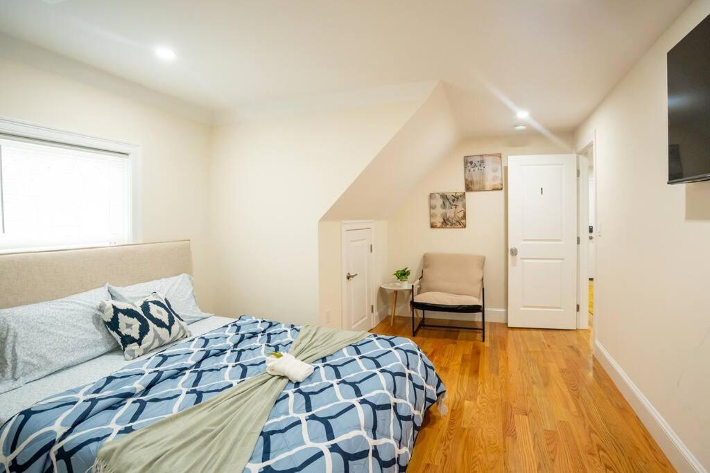80-3 3BR Boston - Cozy Apt near Dorchester Center view 5