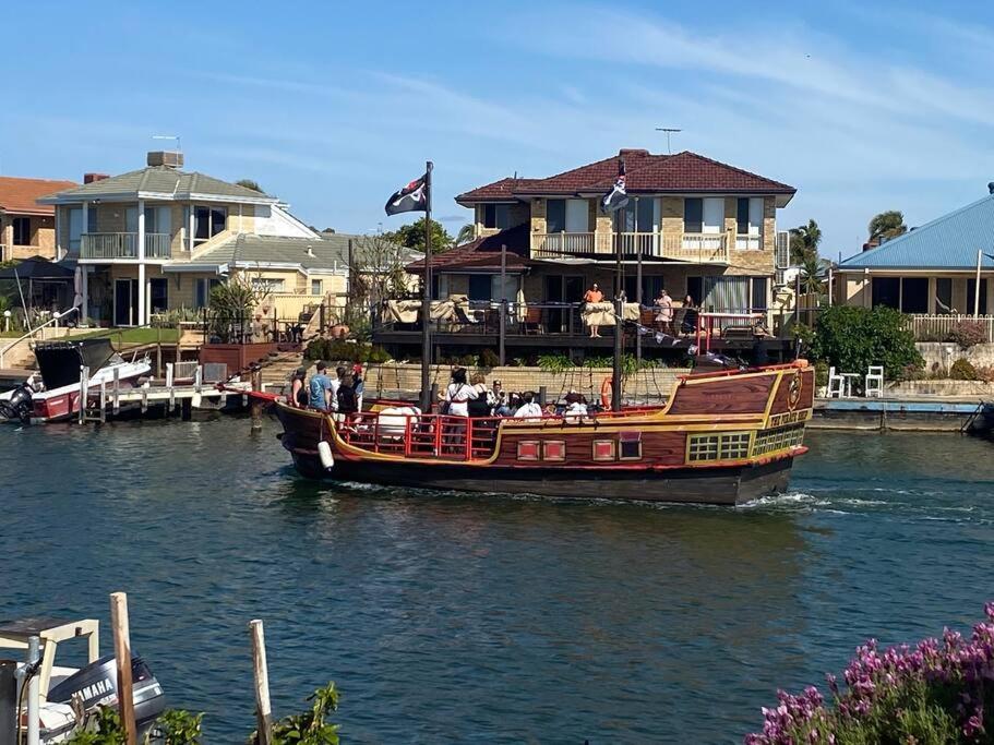 Waterside Hideaway