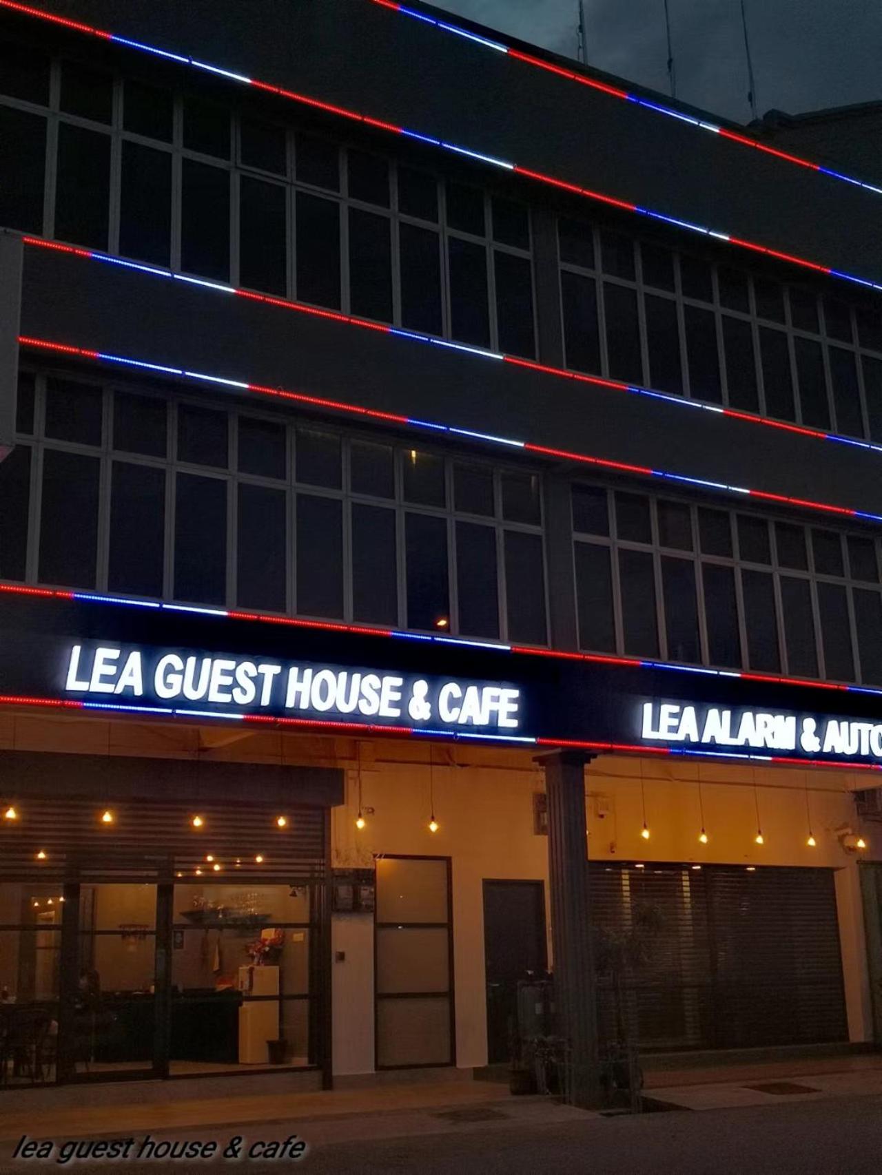 LEA GUEST HOUSE & CAFE Lukut photo 4