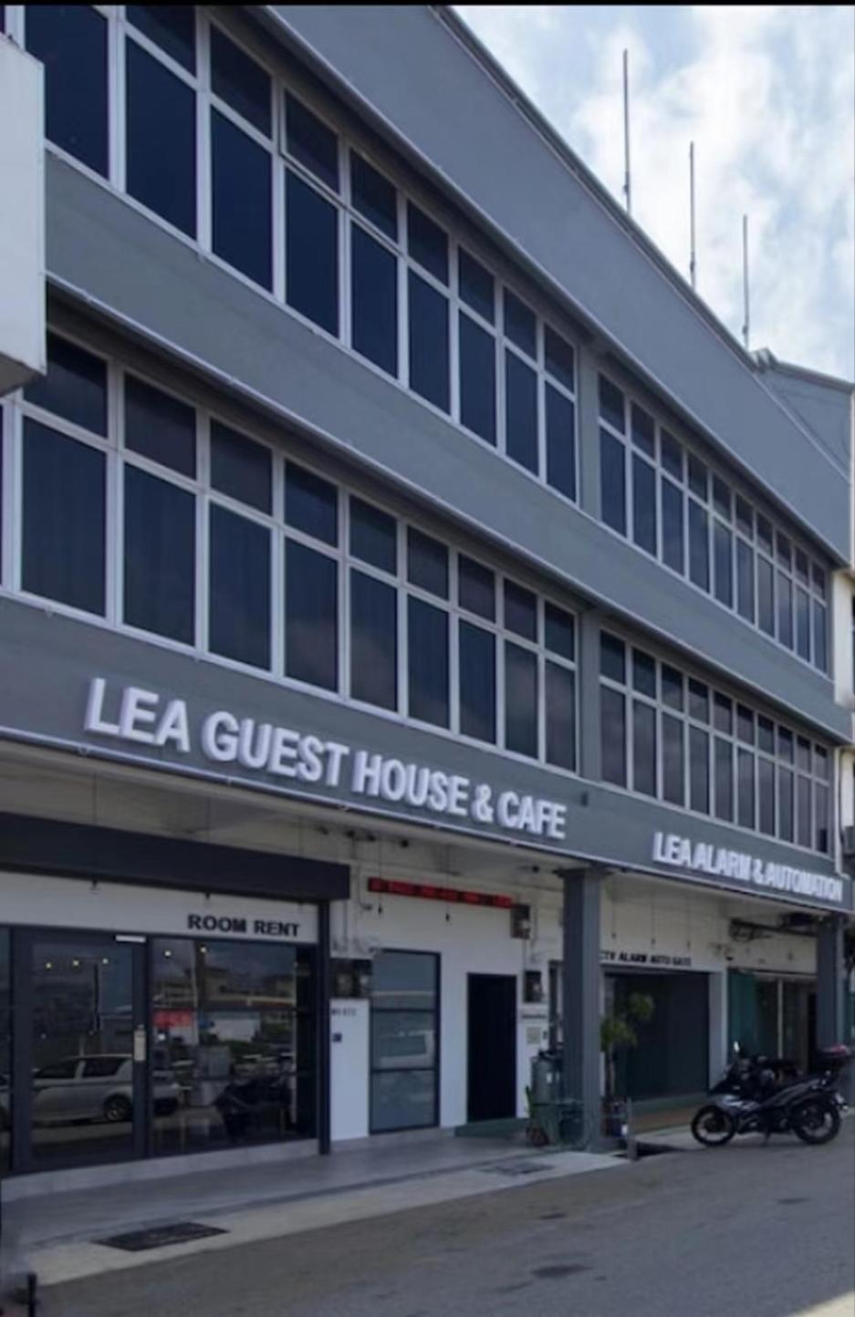 LEA GUEST HOUSE & CAFE Lukut photo 3