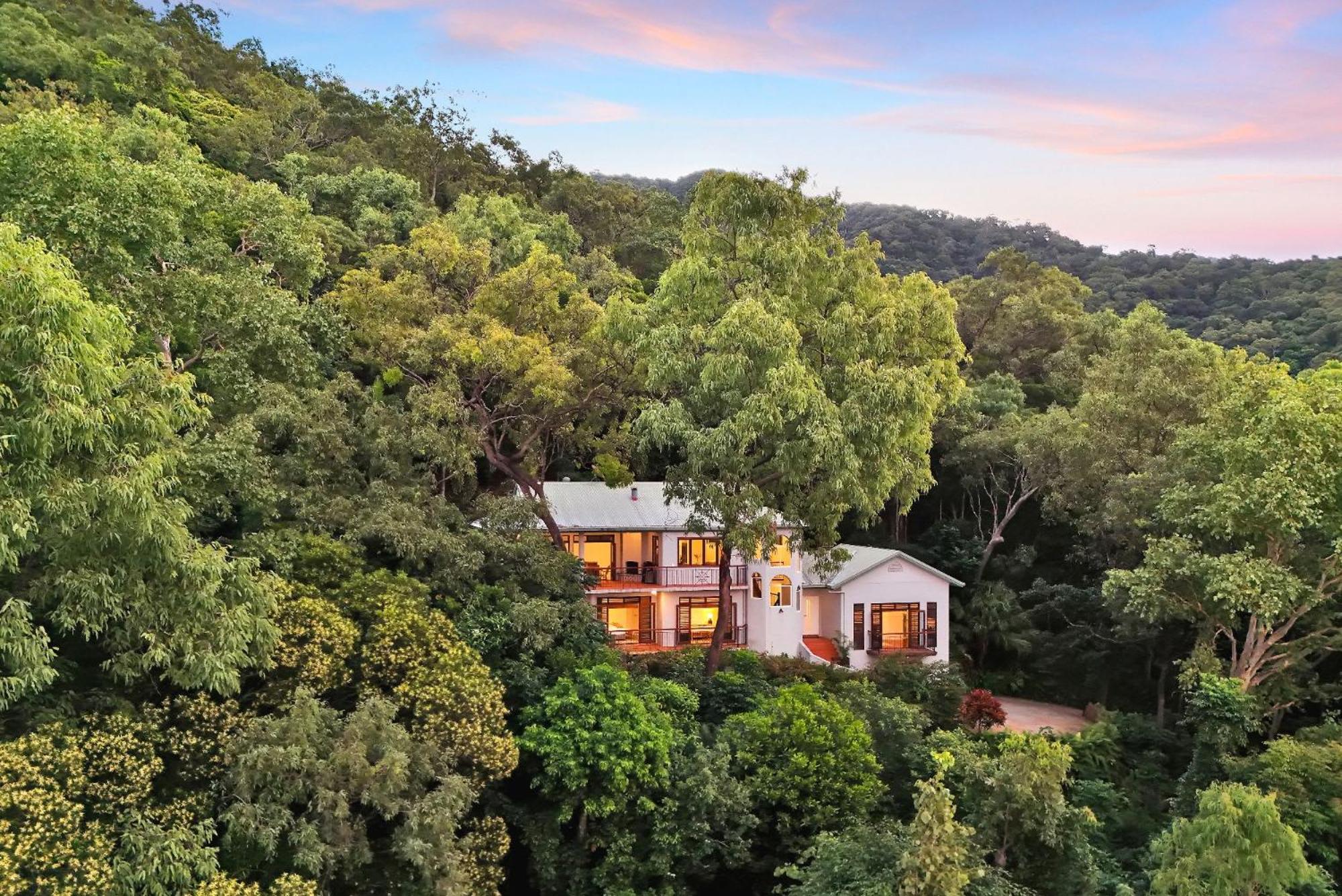 The Ferns Villa Serene Rainforest Retreat with Ocean Breezes