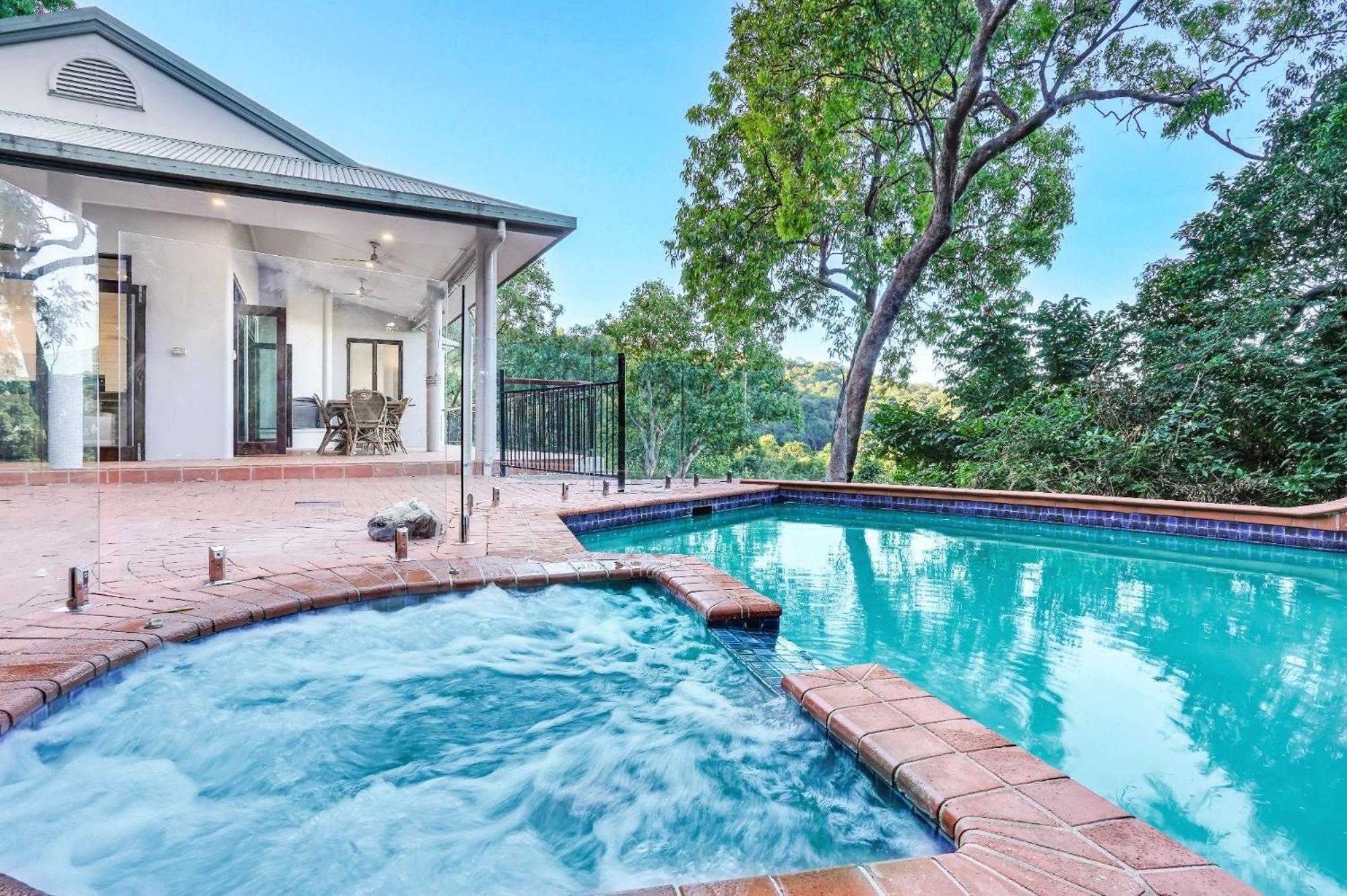 The Ferns Villa Serene Rainforest Retreat with Ocean Breezes
