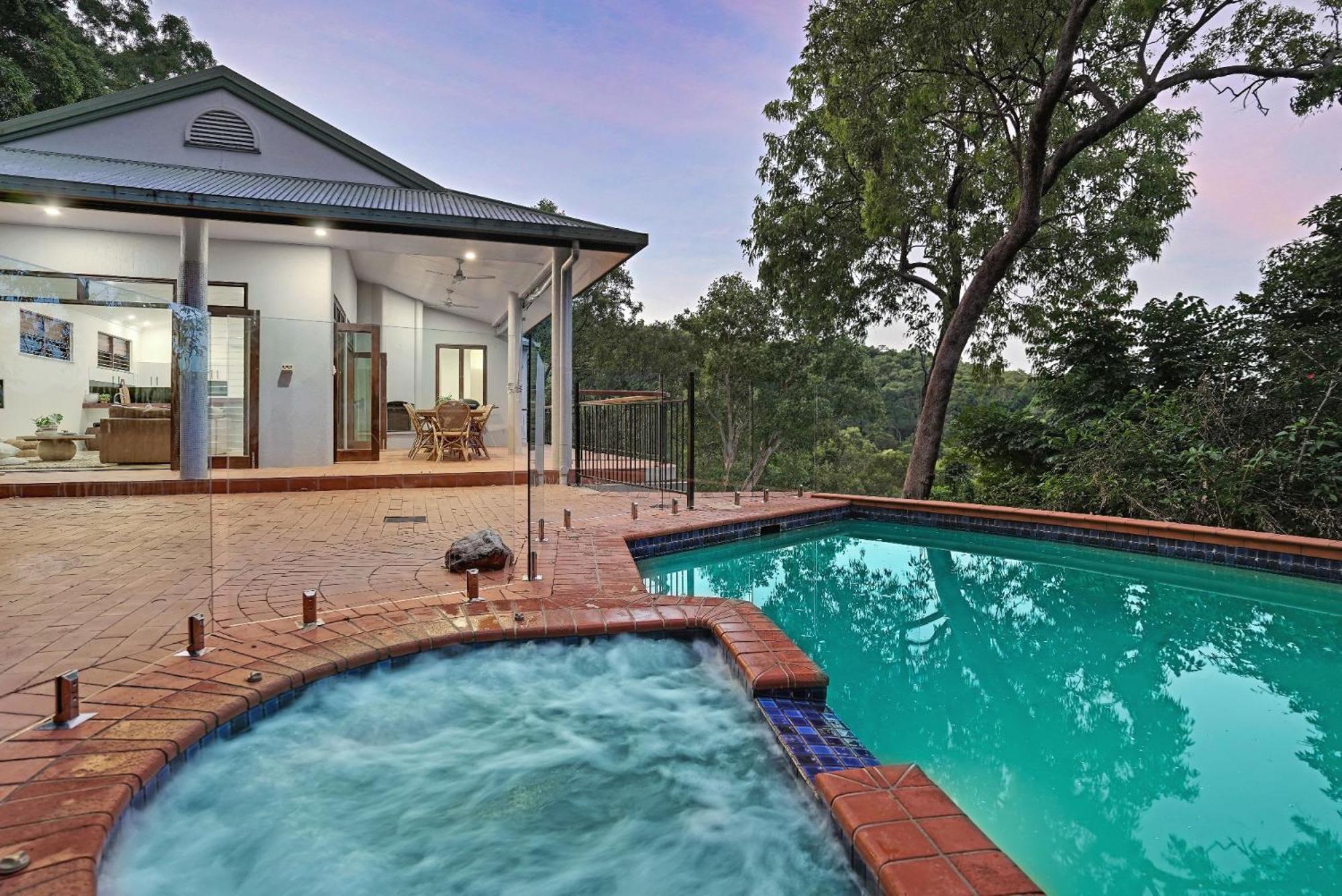 The Ferns Villa Serene Rainforest Retreat with Ocean Breezes
