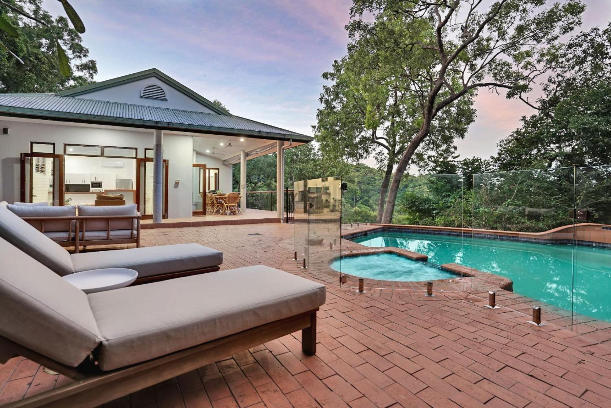 The Ferns Villa Serene Rainforest Retreat with Ocean Breezes