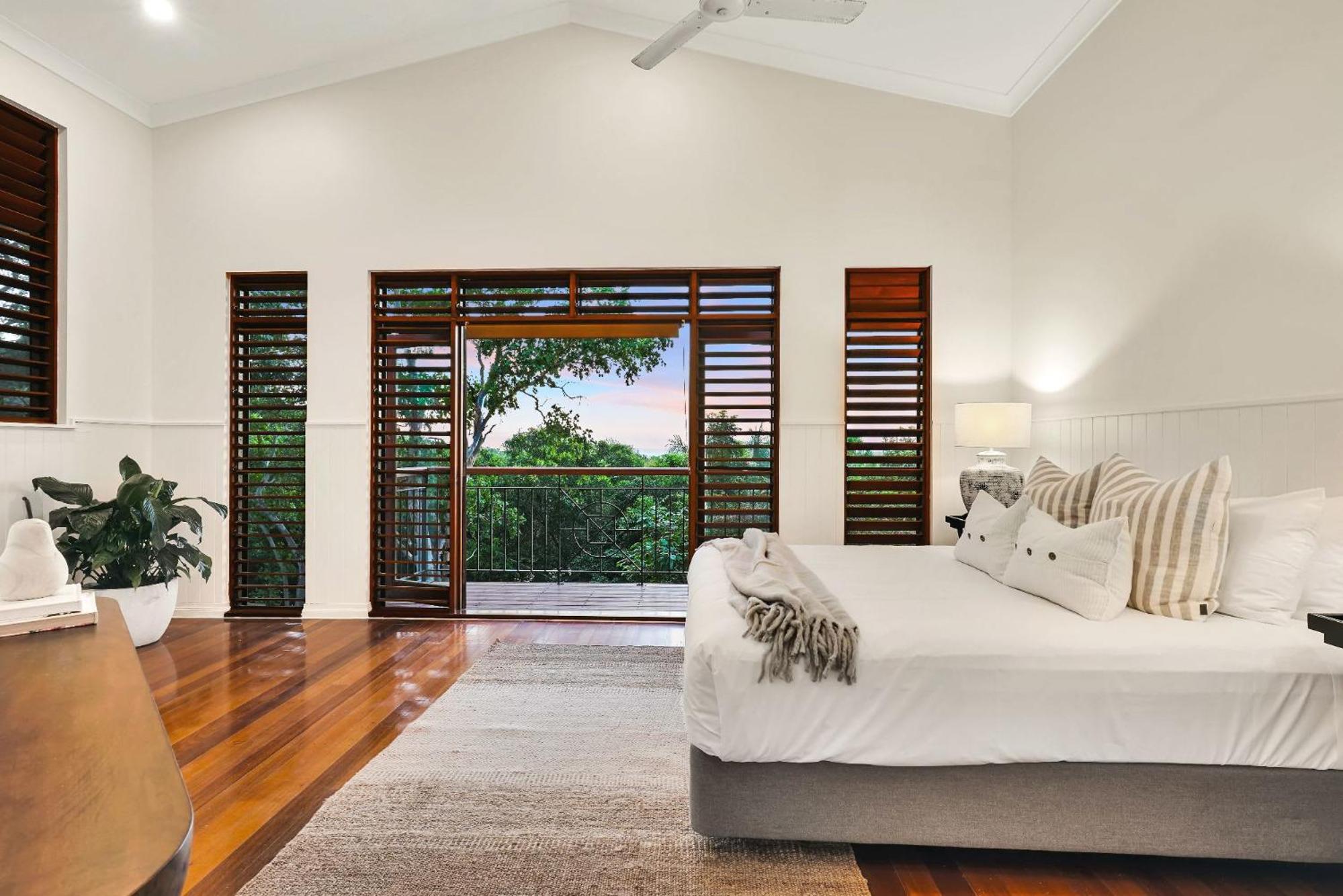 The Ferns Villa Serene Rainforest Retreat with Ocean Breezes