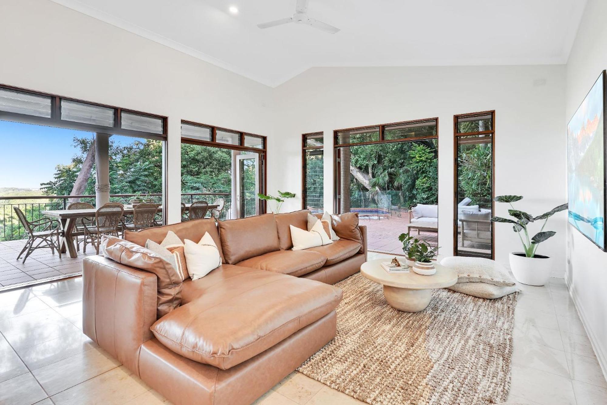 The Ferns Villa Serene Rainforest Retreat with Ocean Breezes