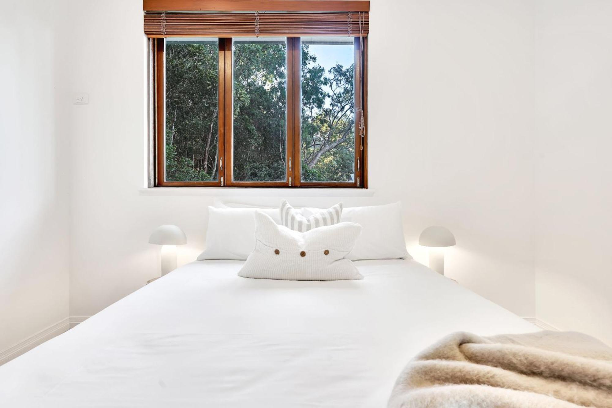 The Ferns Villa Serene Rainforest Retreat with Ocean Breezes