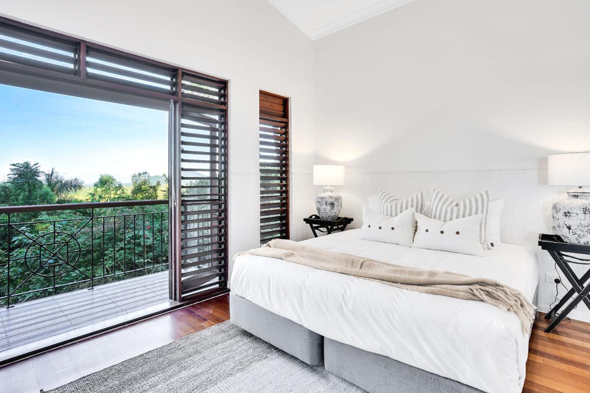 The Ferns Villa Serene Rainforest Retreat with Ocean Breezes