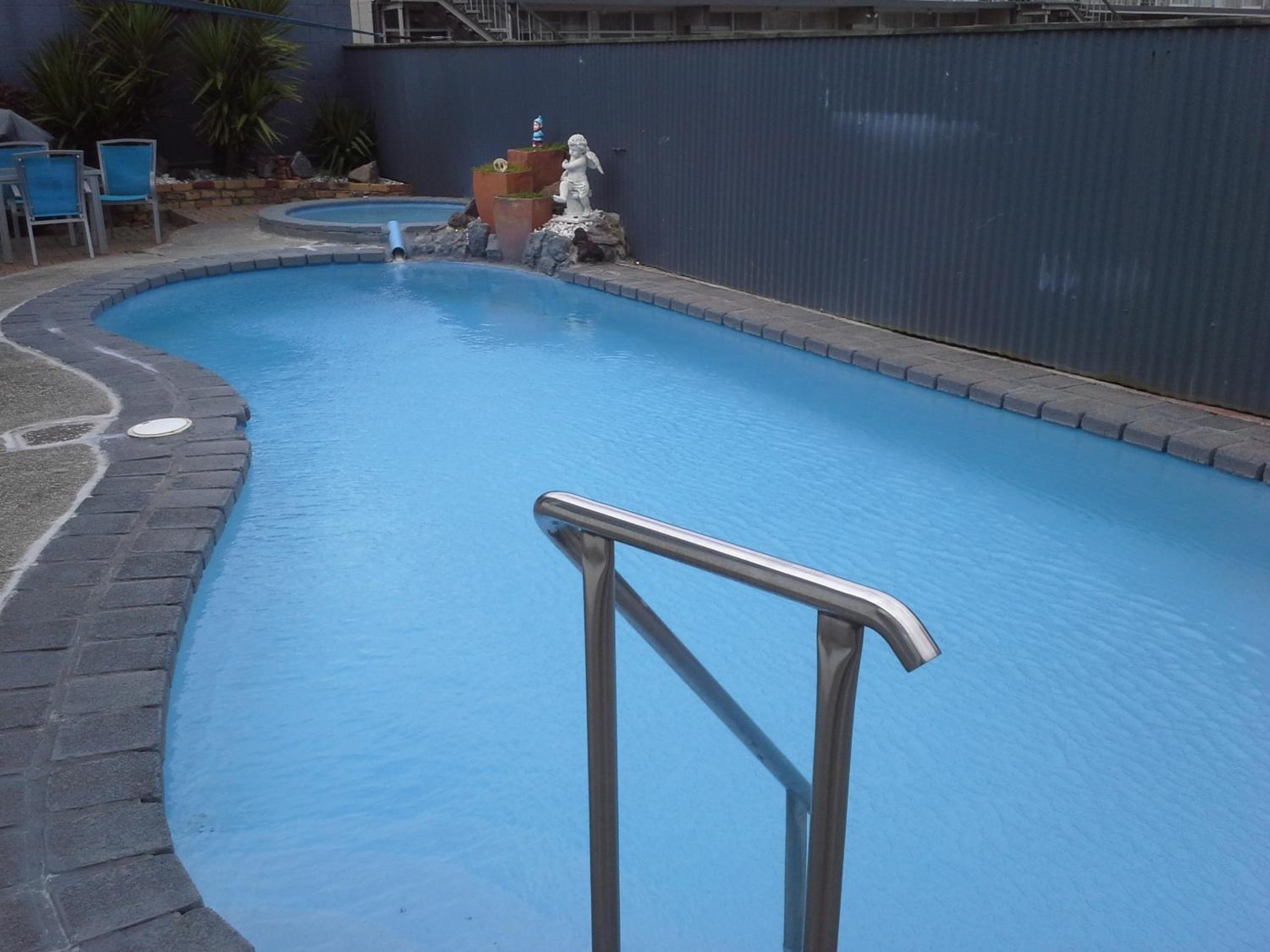 Ambassador Thermal Motel view 2