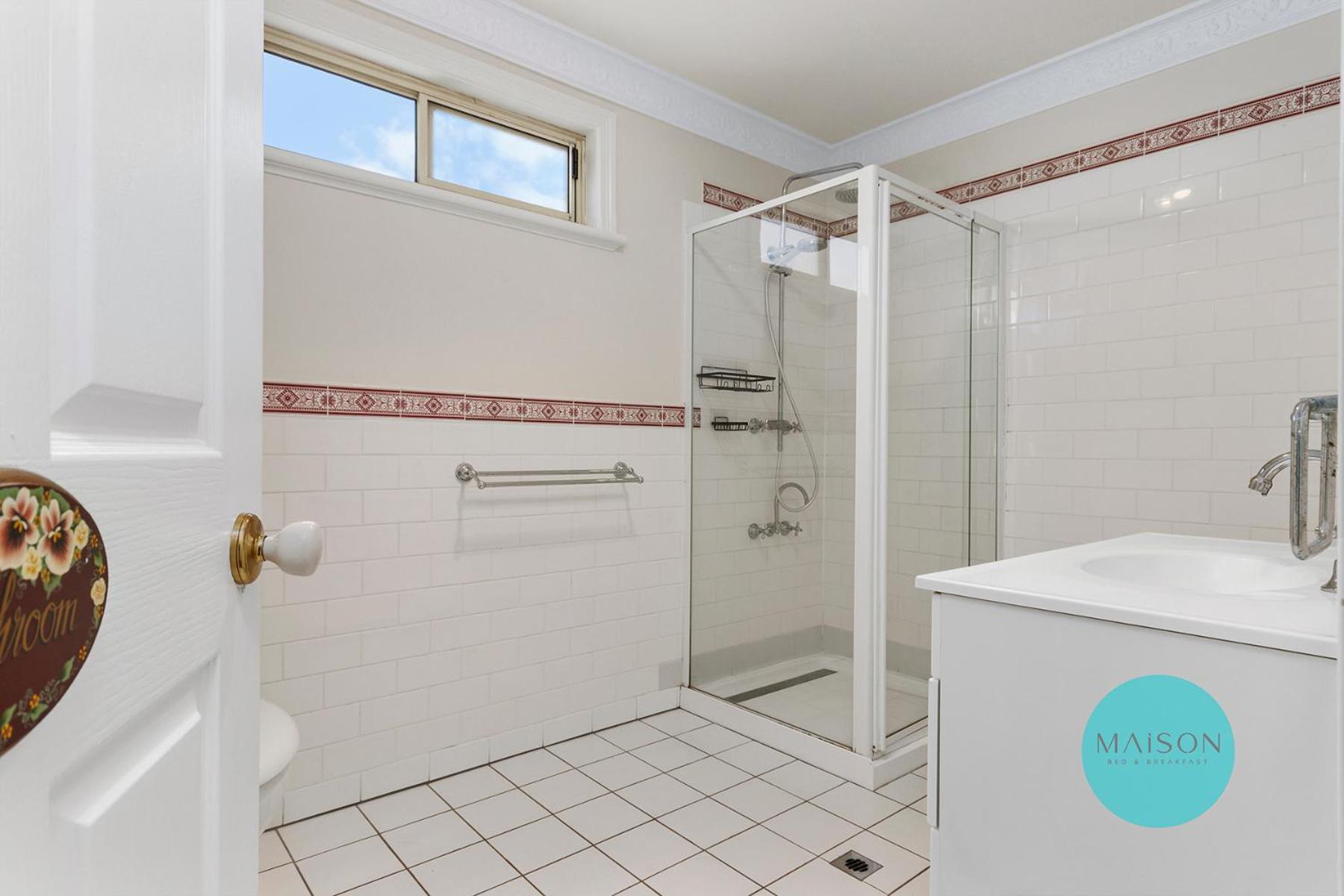 Charming Merewether Cottage