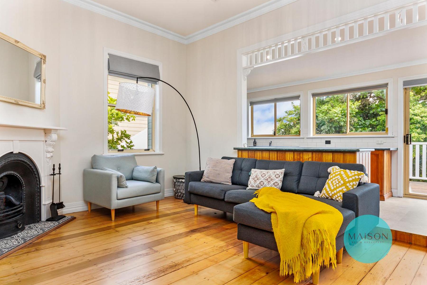 Charming Merewether Cottage