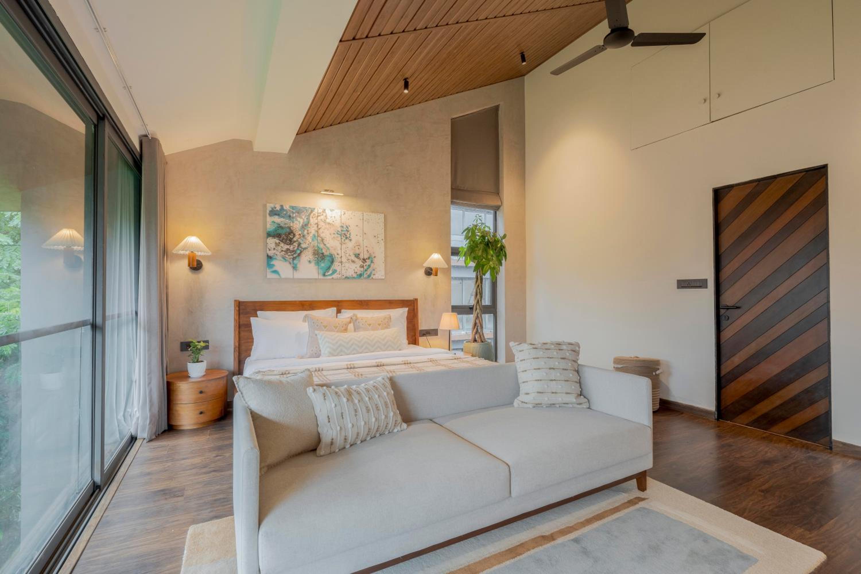 ELIVAAS 3 BHK with Pvt Pool & Jacuzzi - Terraces Casa Vasu view 4