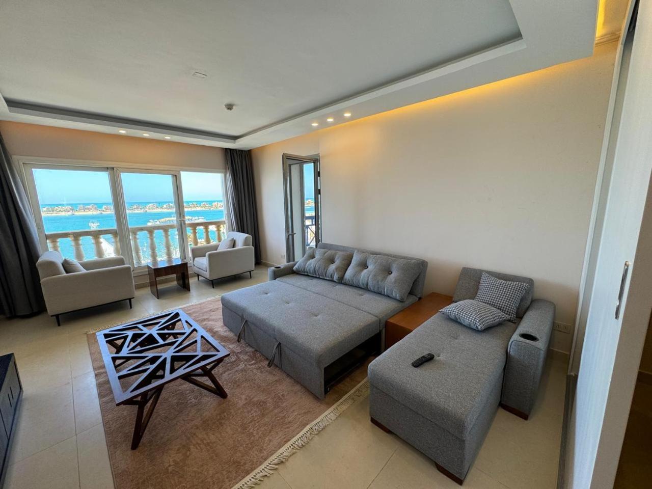 Executive Royal Tower Apartments - Sky Lounge