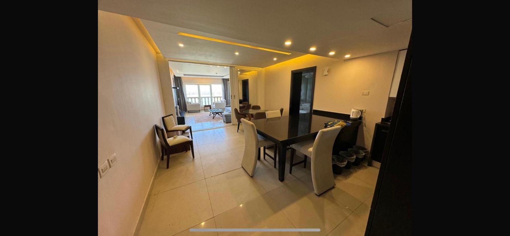 Executive Royal Tower Apartments - Sky Lounge