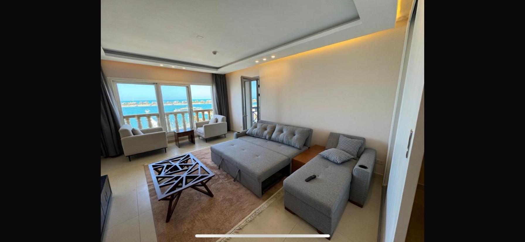 Executive Royal Tower Apartments - Sky Lounge