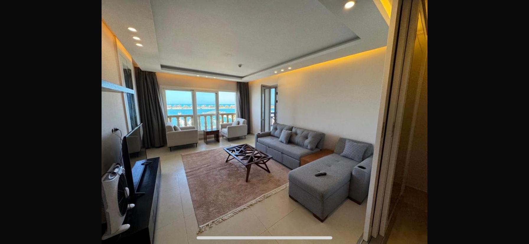 Executive Royal Tower Apartments - Sky Lounge